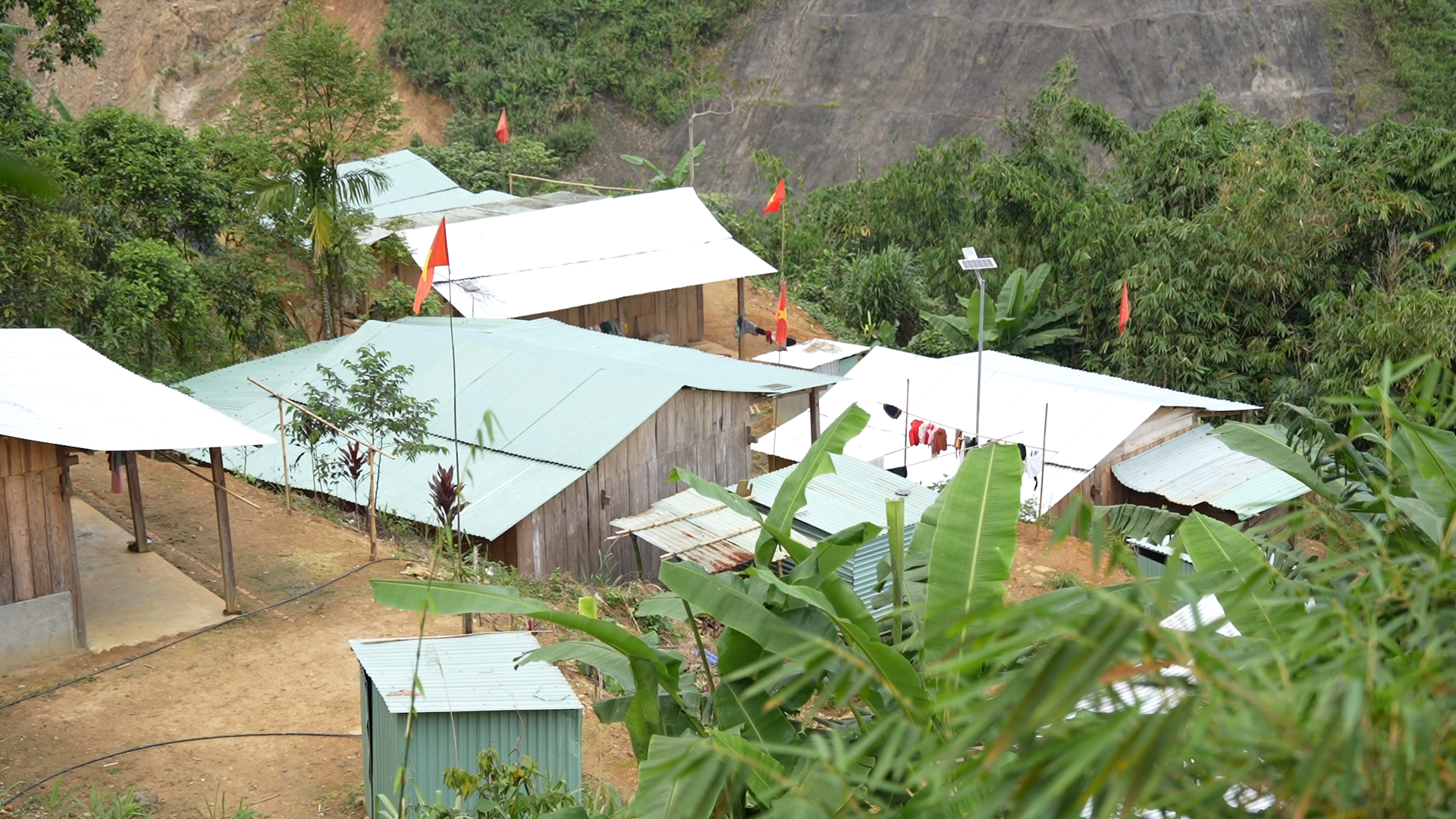 Đón Tết ở làng mới Tăk Cui