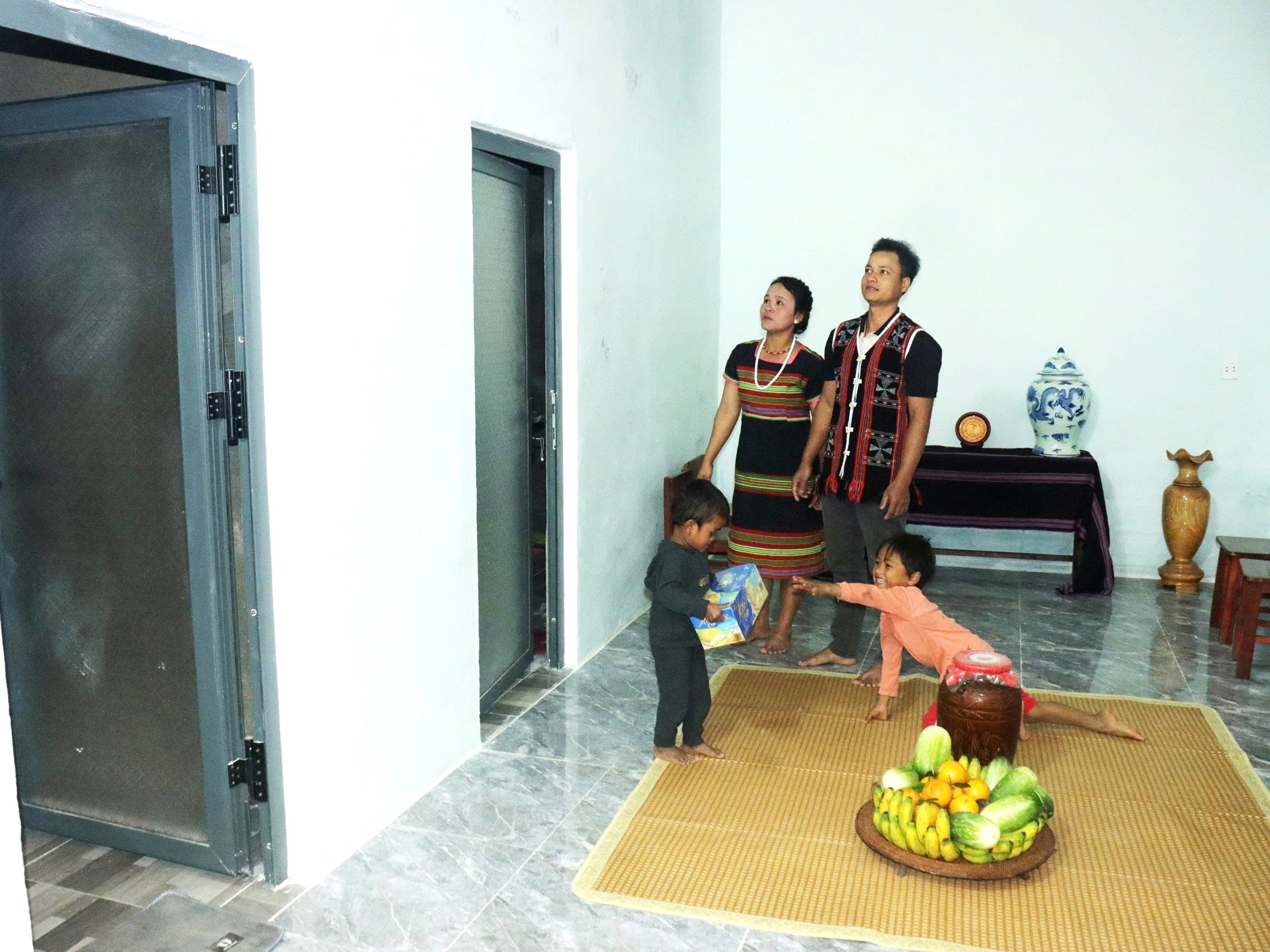 Ấm áp đón Tết trong những ngôi nhà mới