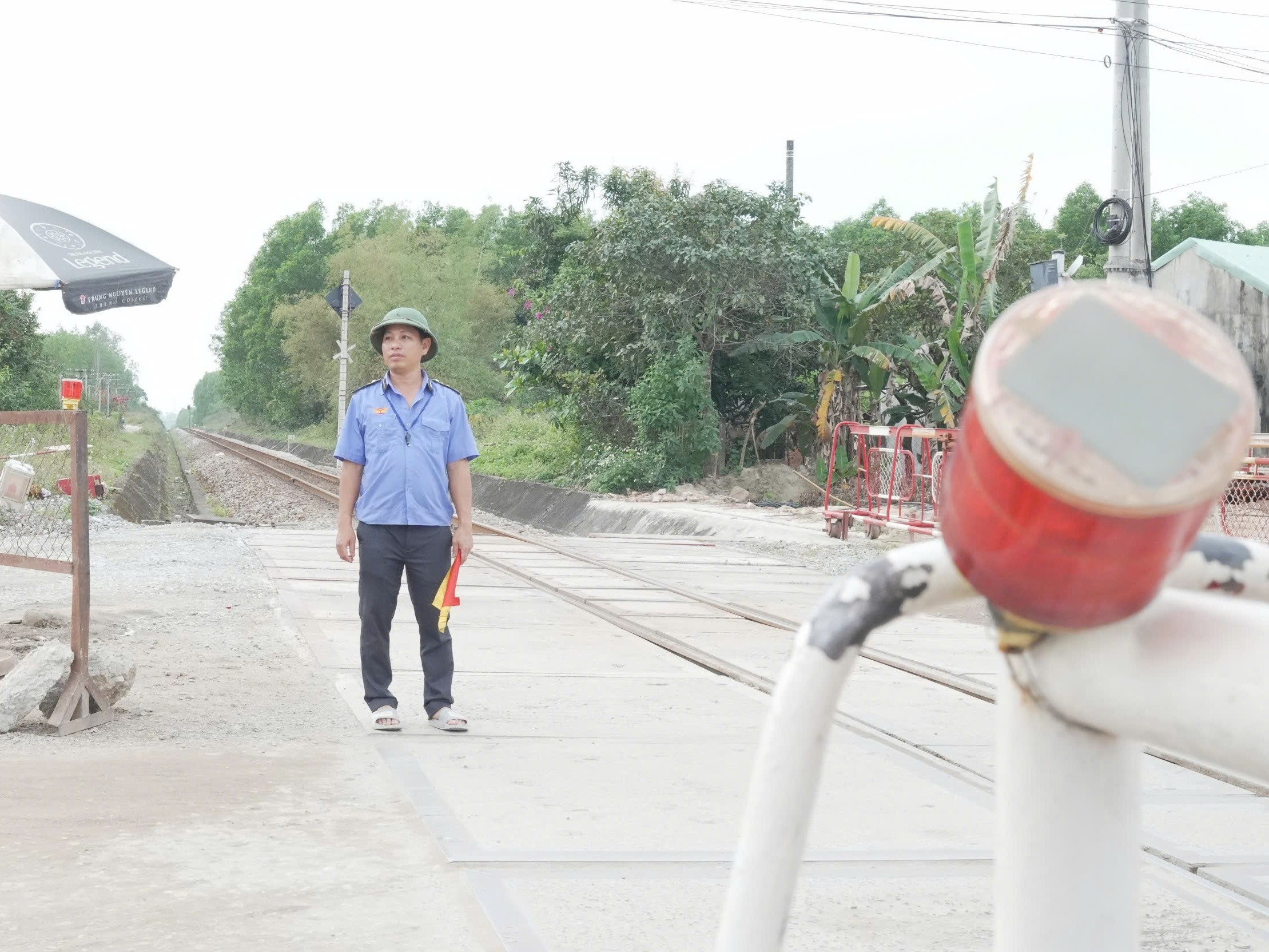 Tết bên đường tàu