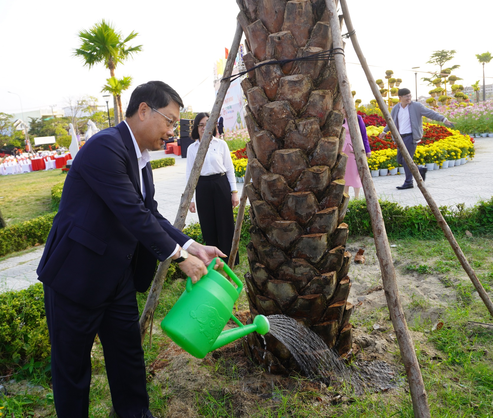 Phó Bí thư Thành ủy Ngô Xuân Thắng dự phát động “Tết trồng cây” Xuân Bính Ngọ tại phường Ngũ Hành Sơn