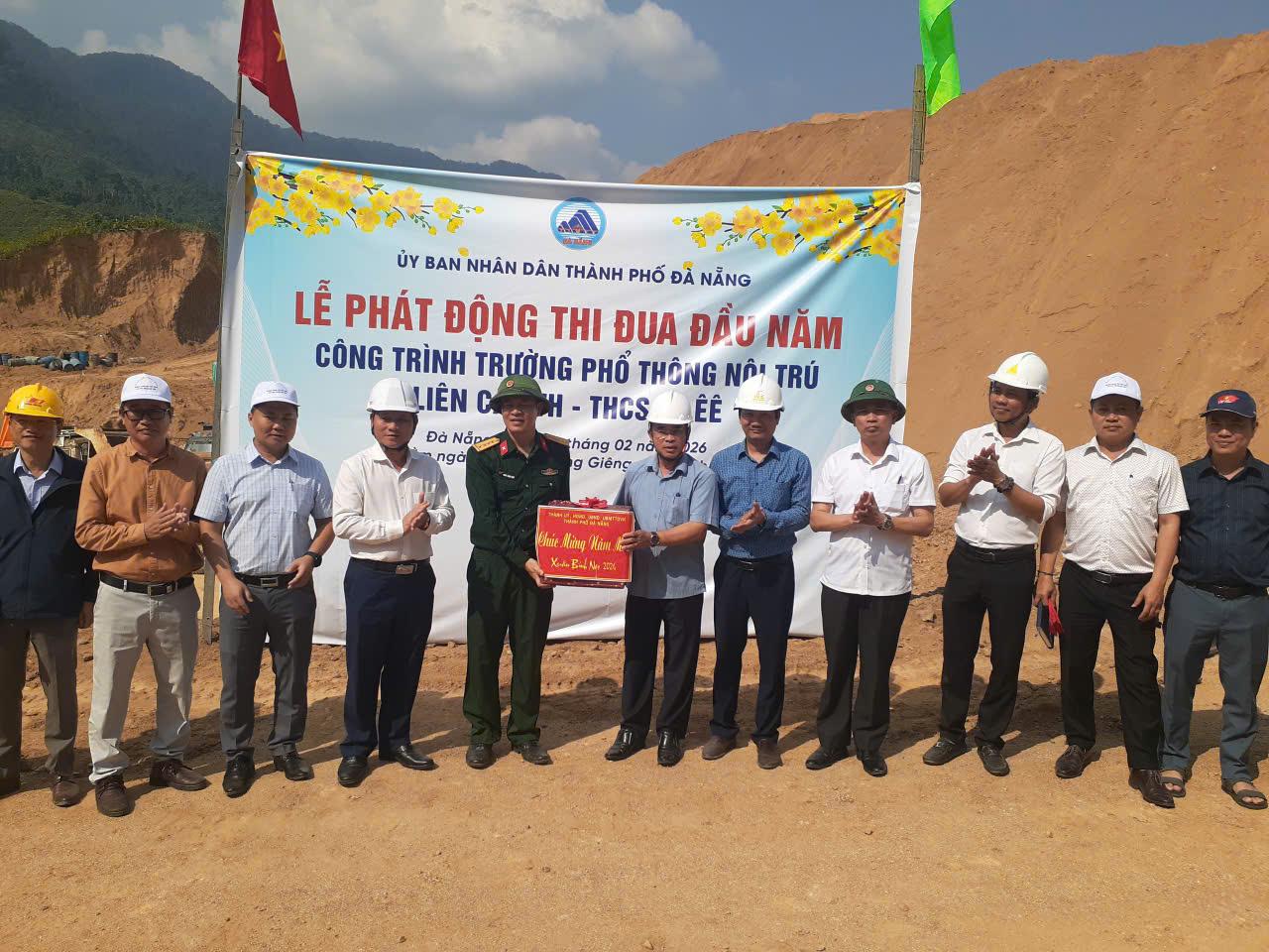 Phó Chủ tịch UBND thành phố Trần Anh Tuấn kiểm tra, phát động ra quân thi công các Trường nội trú liên cấp biên giới