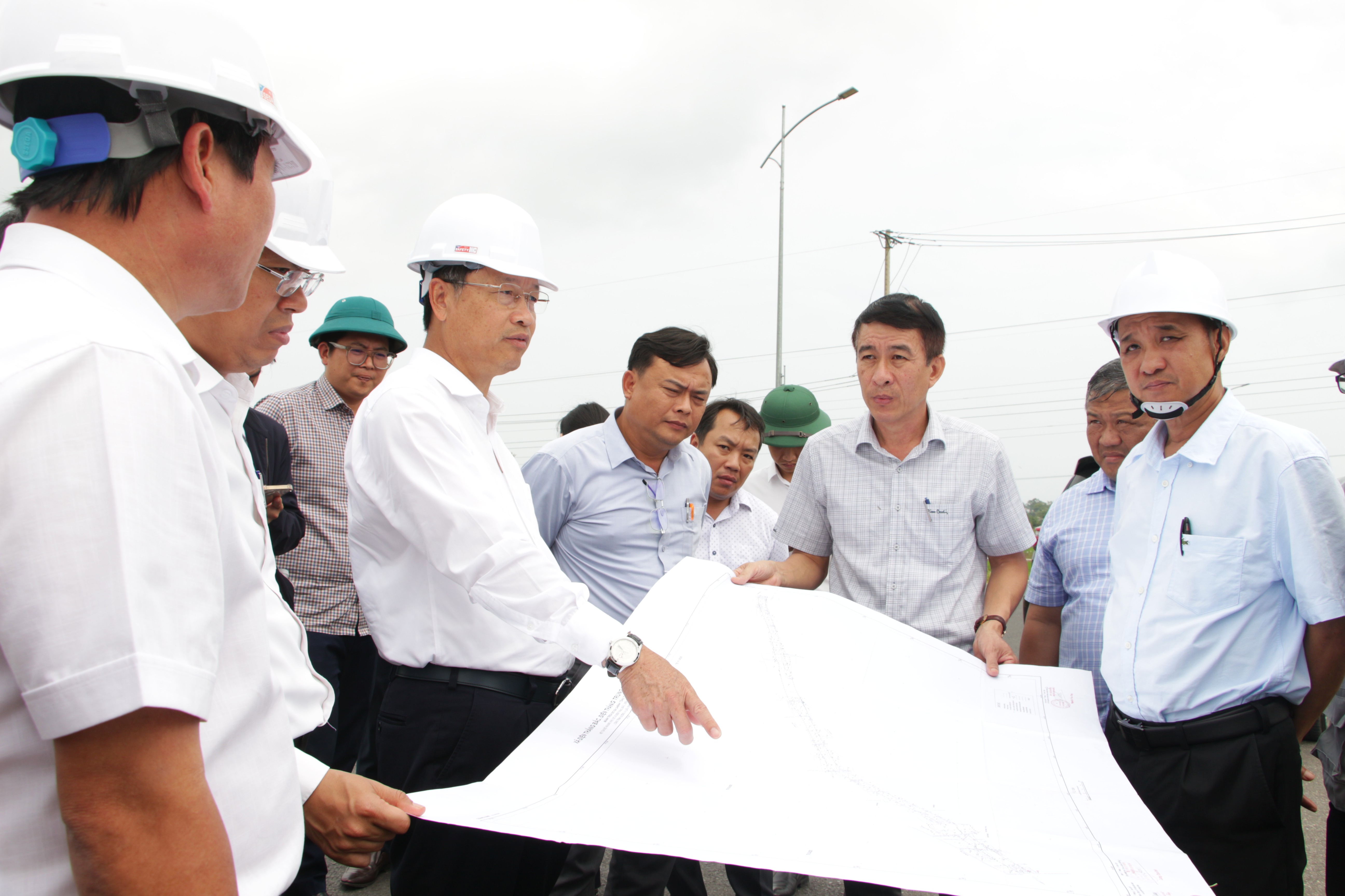 Xác định rõ mốc thời gian hoàn thành, tăng cường trách nhiệm của các chủ đầu tư và nhà thầu