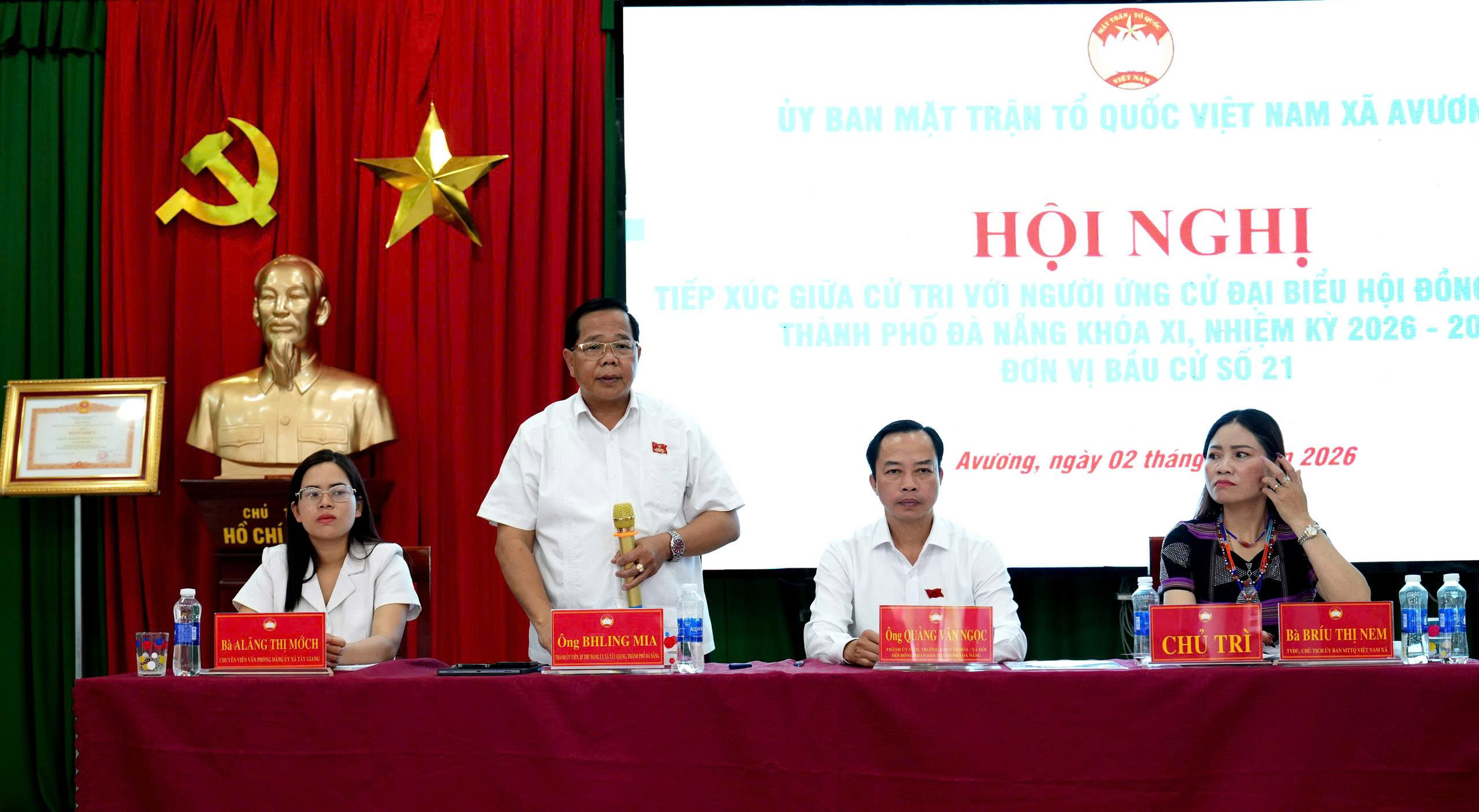 Ứng cử viên đại biểu HĐND thành phố Đơn vị bầu cử số 21 tiếp xúc cử tri tại xã Avương