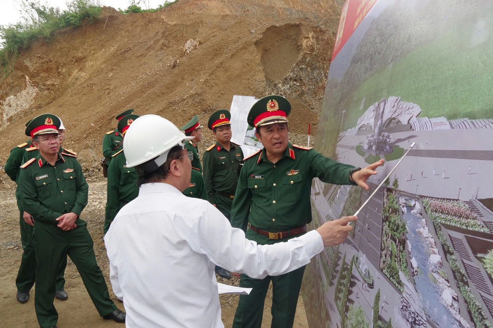 Bộ Tổng Tham mưu kiểm tra tiến độ thi công Tượng đài Huyền thoại Trường Sơn