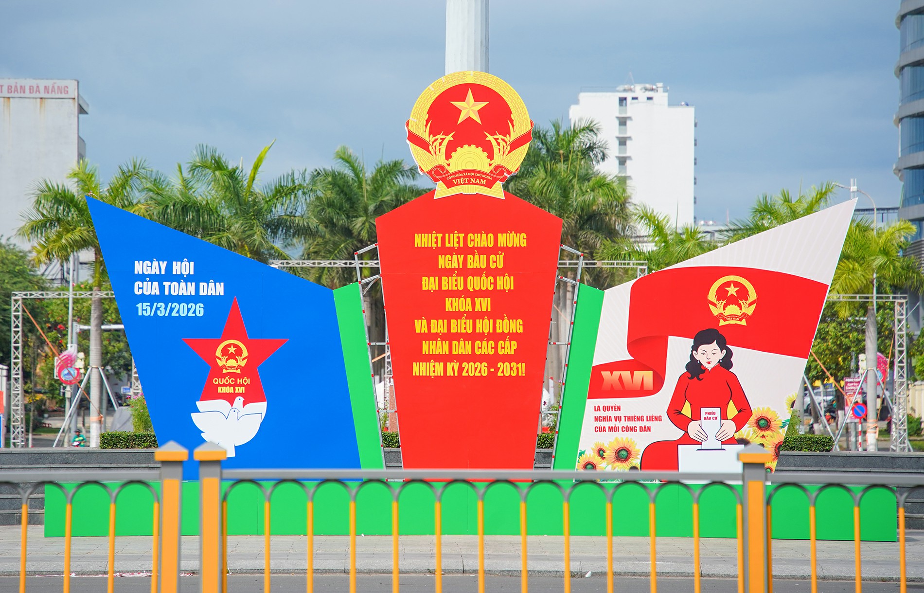 Rực rỡ cờ hoa chào mừng ngày bầu cử đại biểu Quốc hội khóa XVI và đại biểu HĐND các cấp