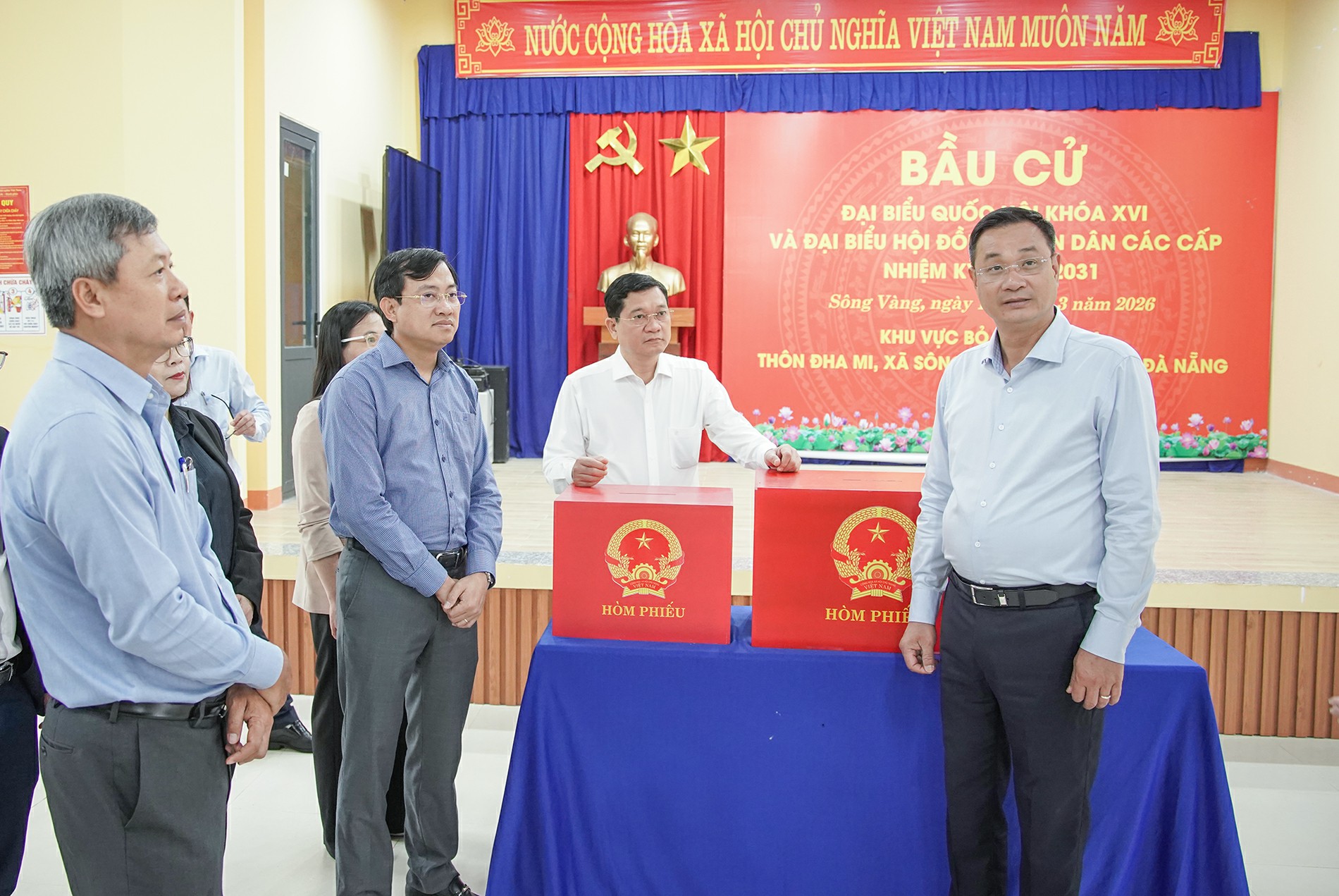 Tập trung cao độ, chuẩn bị chu đáo để cho công tác bầu cử