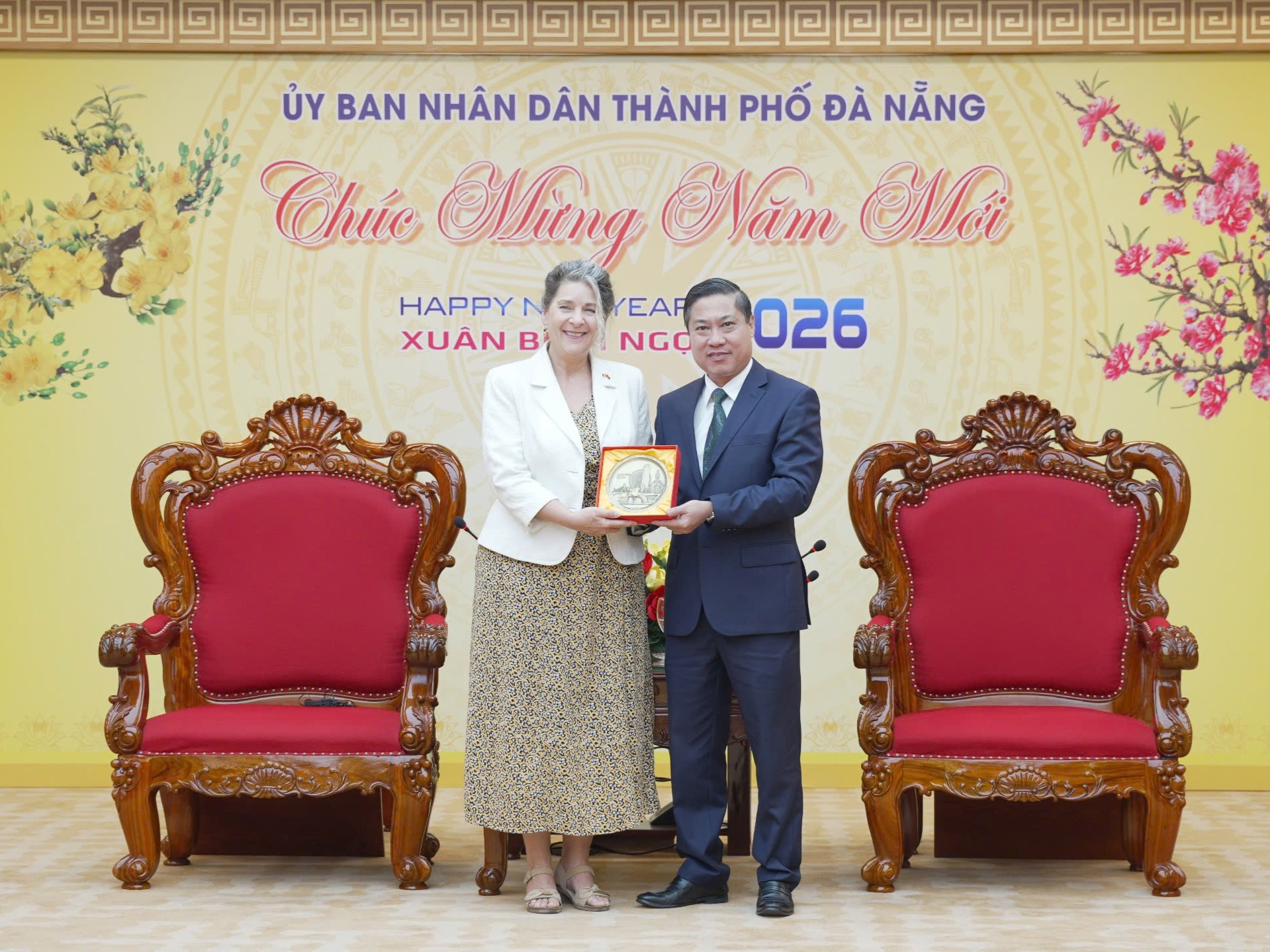 Phó Chủ tịch UBND thành phố Phan Thái Bình làm việc với đoàn công tác Canada về dự án VNCRM