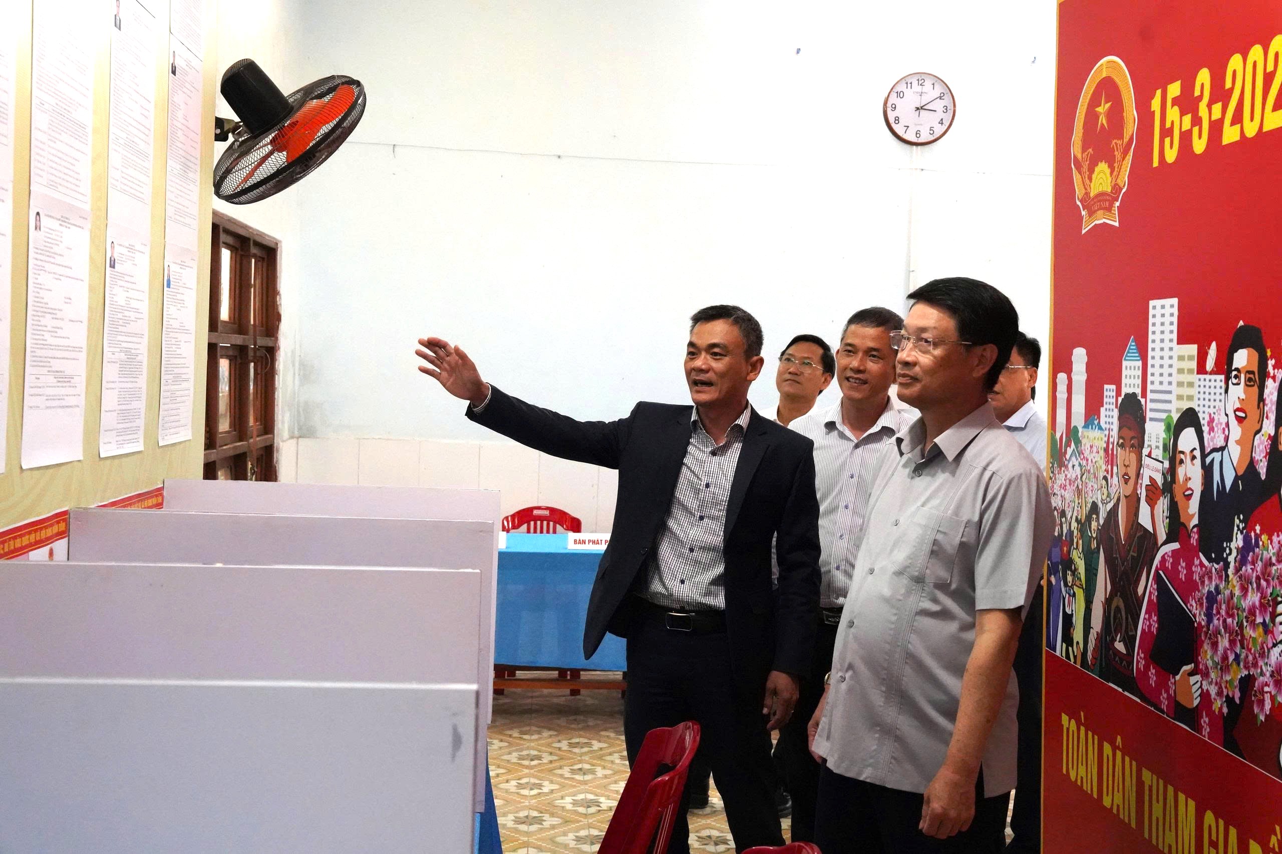 Phó Bí thư Thành ủy Ngô Xuân Thắng kiểm tra công tác chuẩn bị bầu cử tại cơ sở