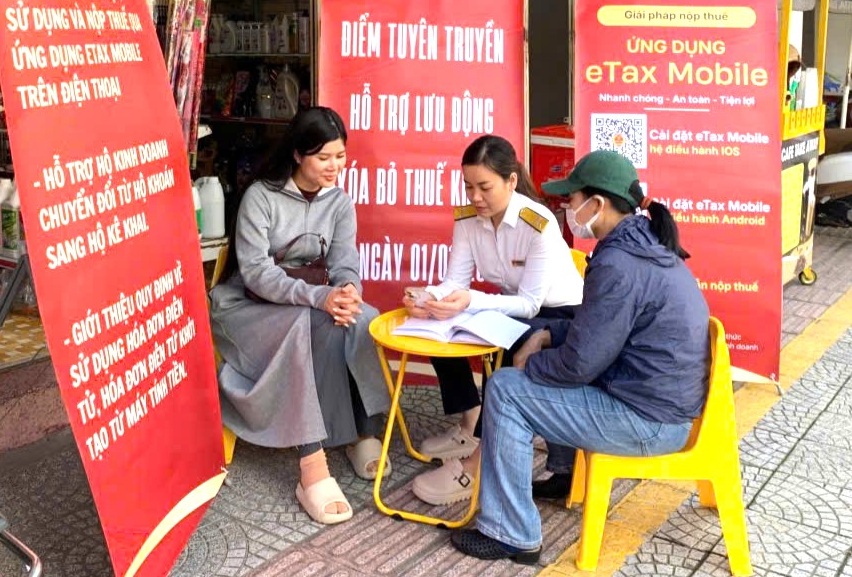 Thuế thành phố triển khai 15 ngày cao điểm tuyên truyền chính sách thuế cho hộ kinh doanh