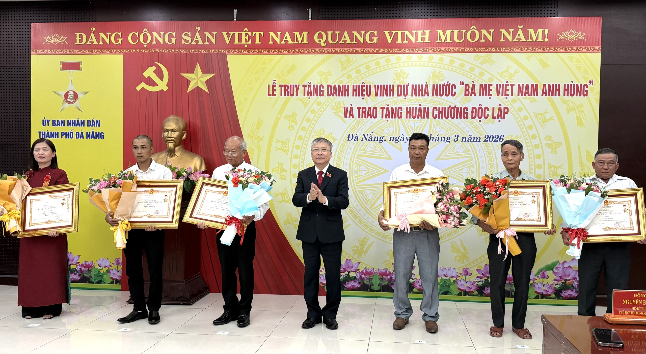 Truy tặng 12 danh hiệu vinh dự Nhà nước "Bà mẹ Việt Nam anh hùng"&nbsp;