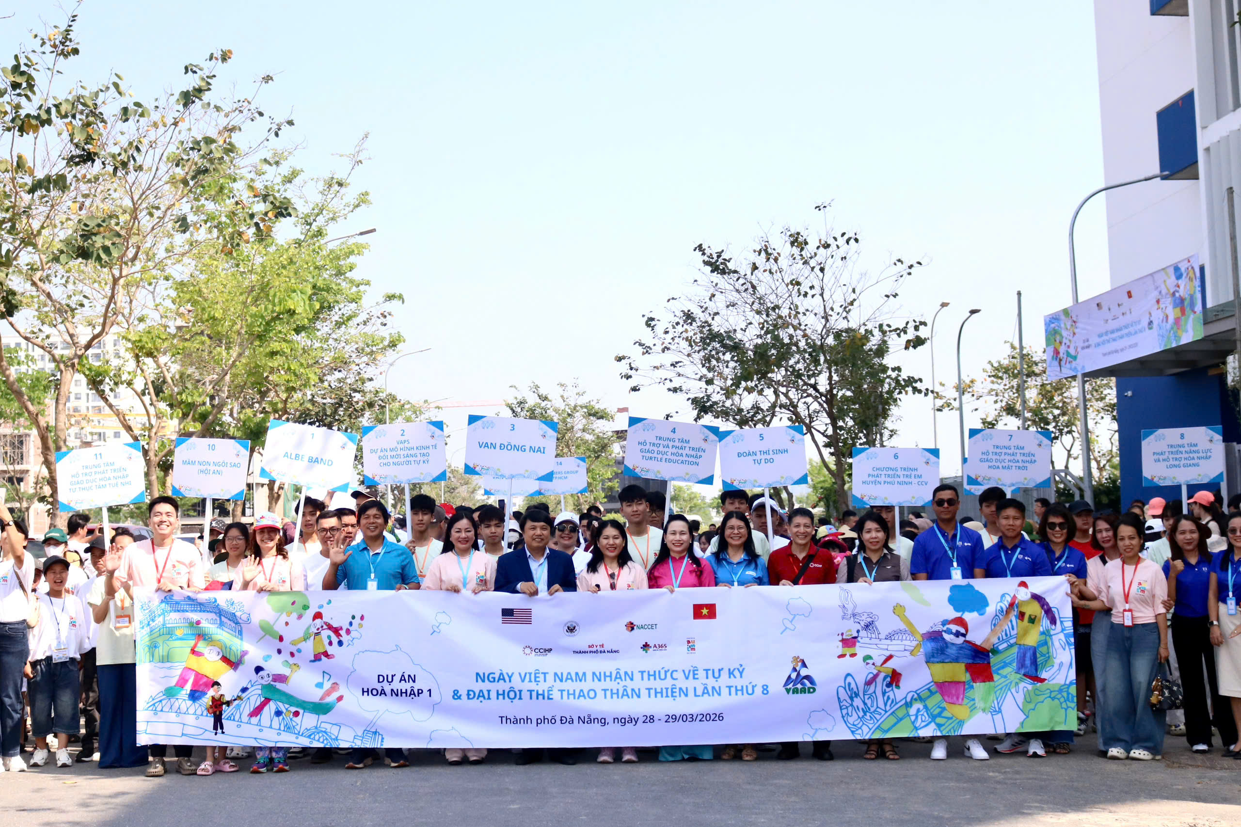 Hơn 500 người tham gia Ngày Việt Nam nhận thức về tự kỷ và Đại hội thể thao thân thiện lần thứ 8