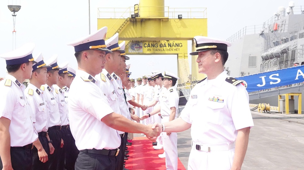 Tàu hộ vệ Asahi Nhật Bản thăm hữu nghị thành phố Đà Nẵng