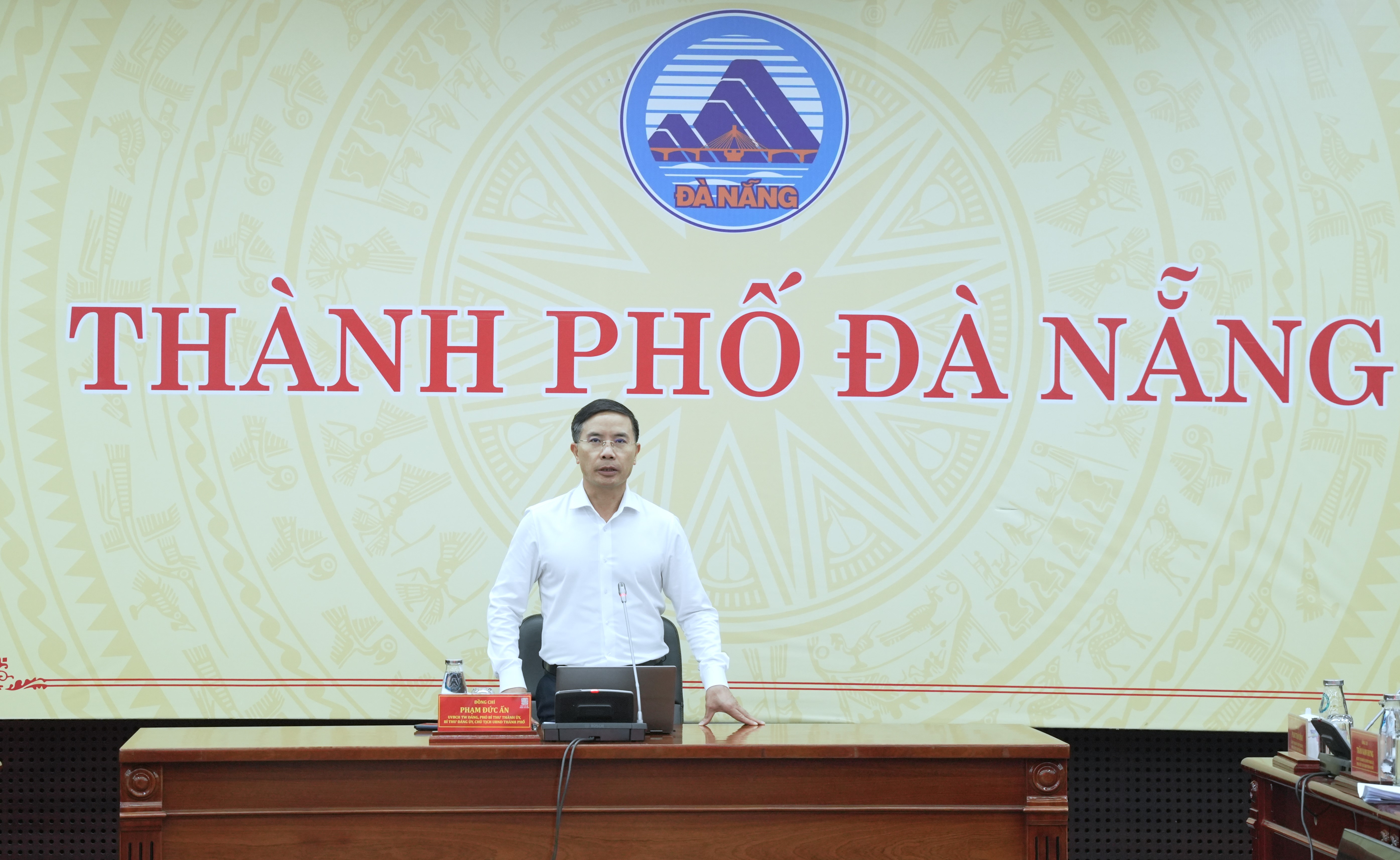 Hội nghị Ban chấp hành Đảng bộ UBND thành phố lần thứ tư