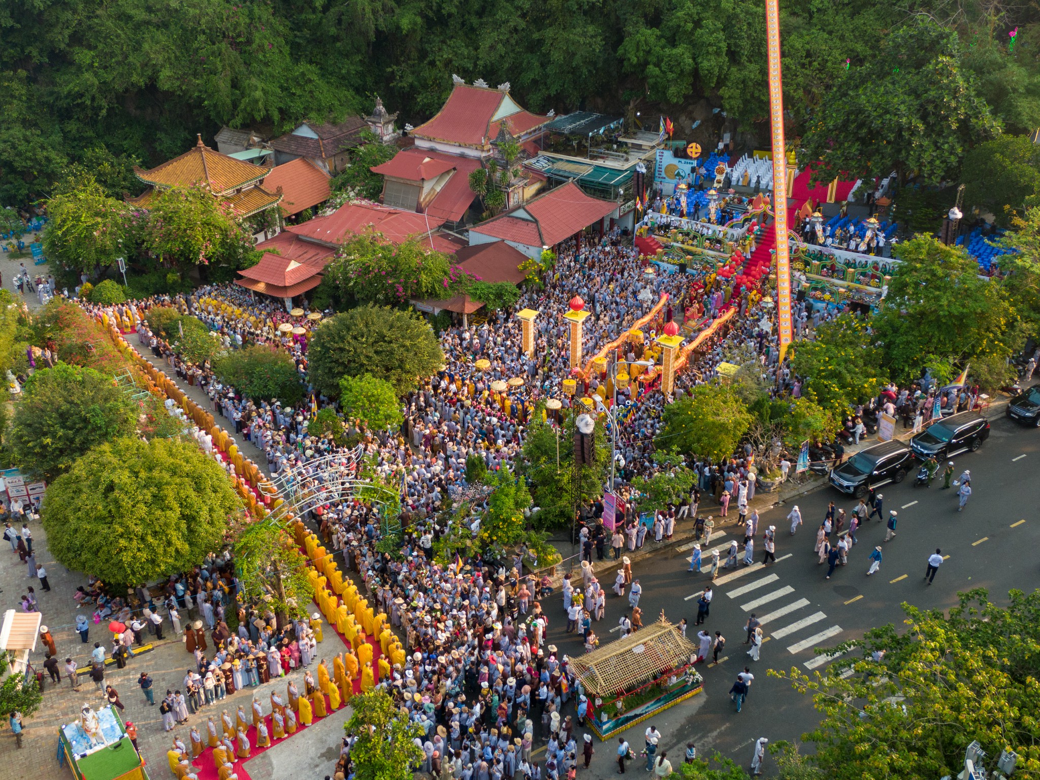 Trang nghiêm Lễ vía Đức Bồ tát Quán Thế Âm