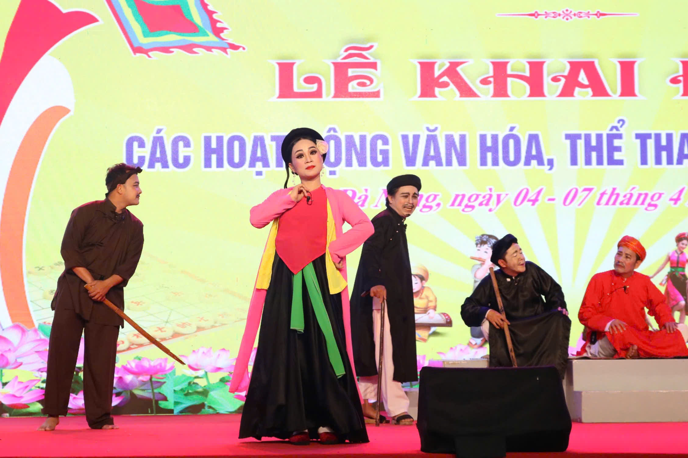 Sôi động không gian văn hóa nghệ thuật tại Lễ hội Quán Thế Âm