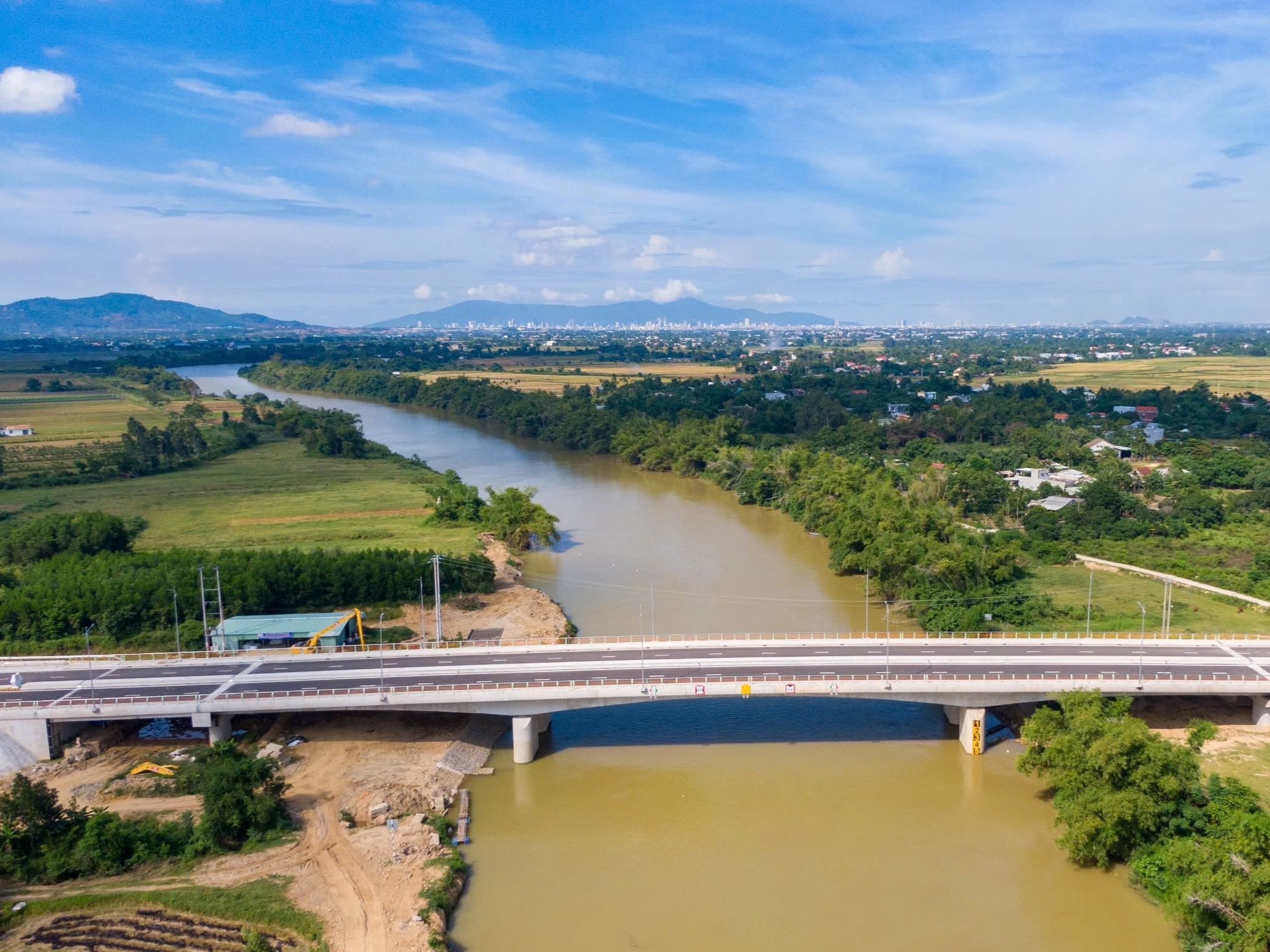 Quyết liệt giải ngân vốn đầu tư công, khẩn trương tháo gỡ điểm nghẽn