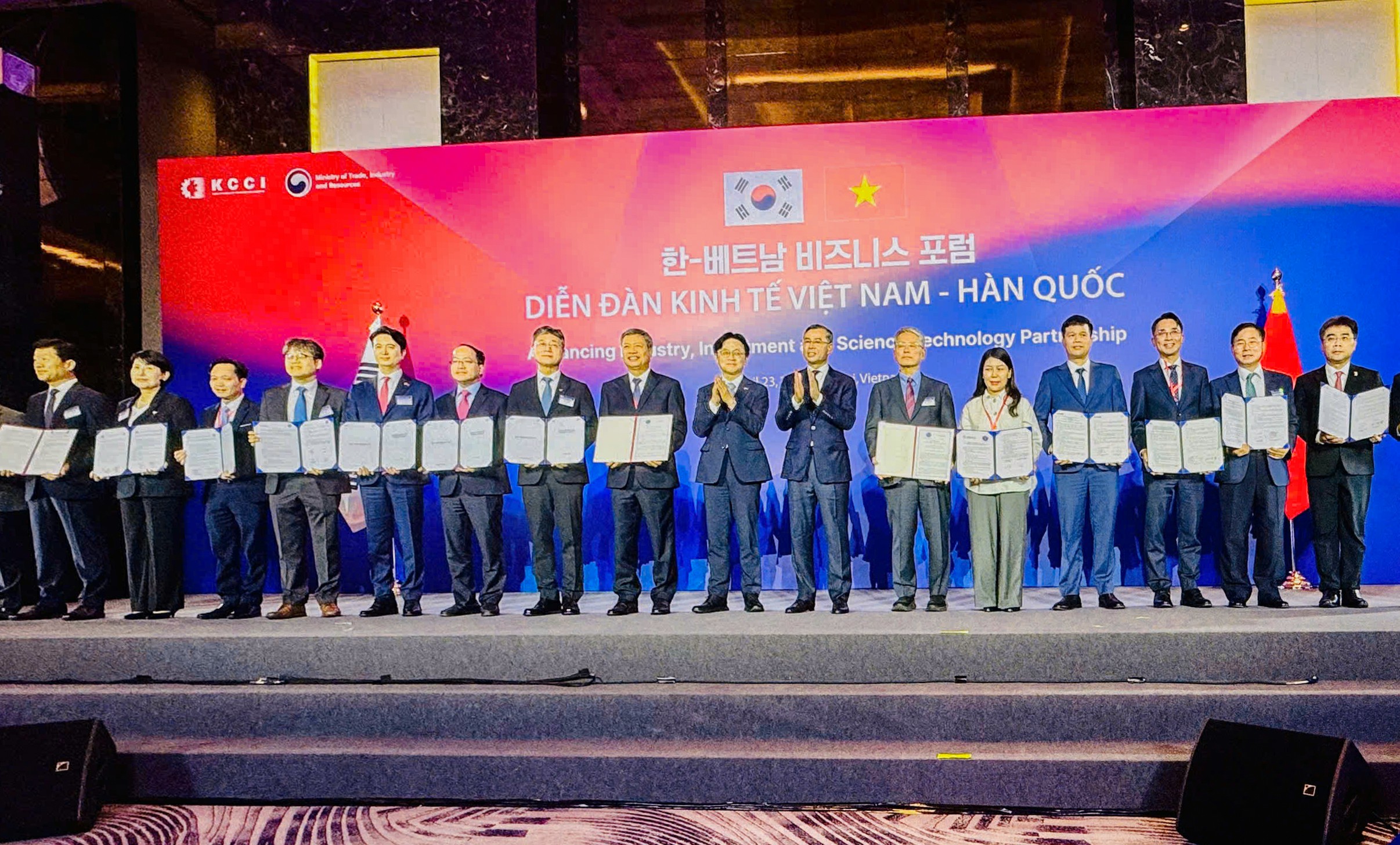Đà Nẵng ký kết hợp tác với Công ty Cổ phần Dentium (Hàn Quốc) về hydro và công nghệ pin nhiên liệu