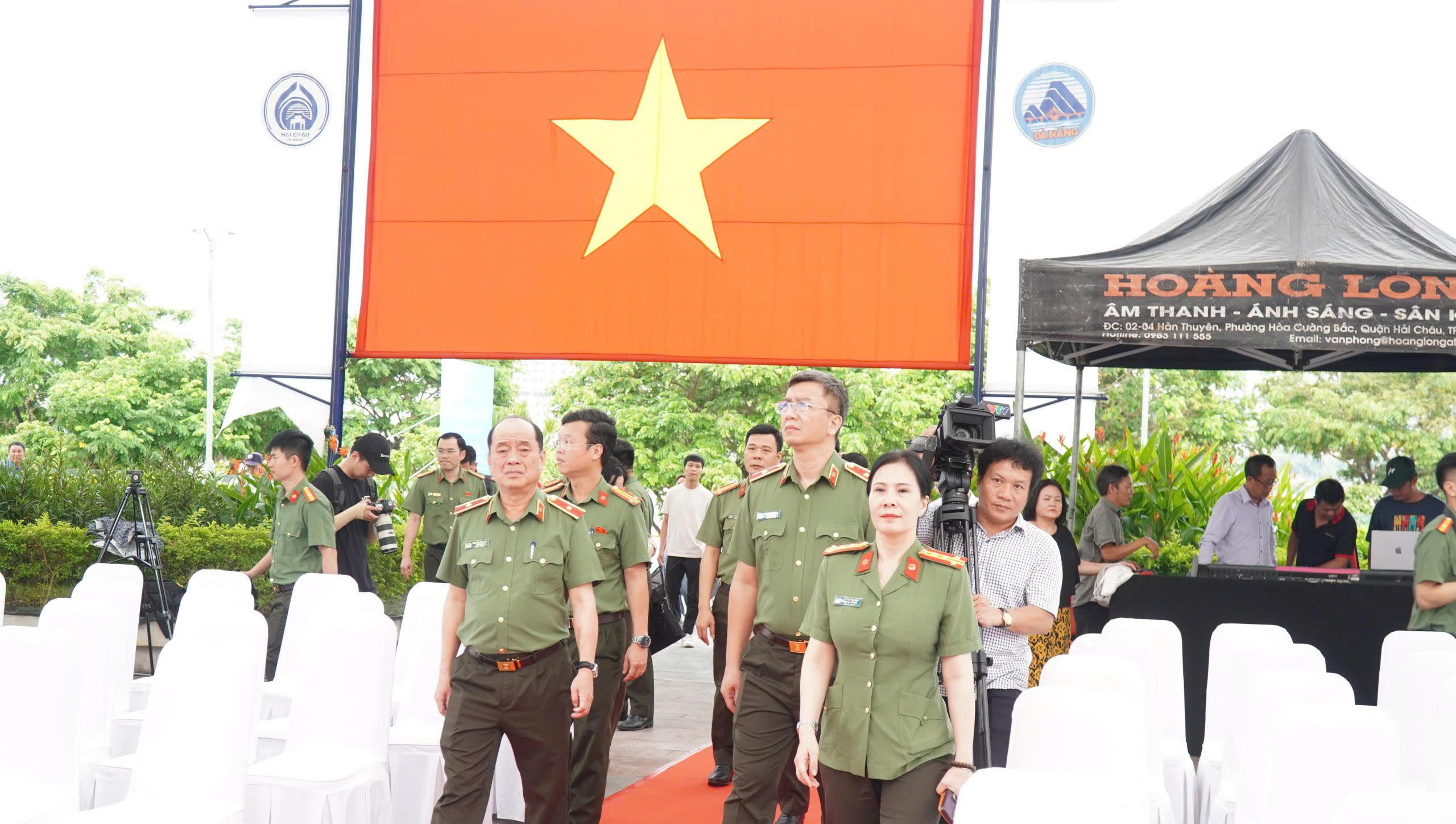 Cảm ơn những góp sức thầm lặng, làm nên “Tổ quốc bình yên” rực rỡ