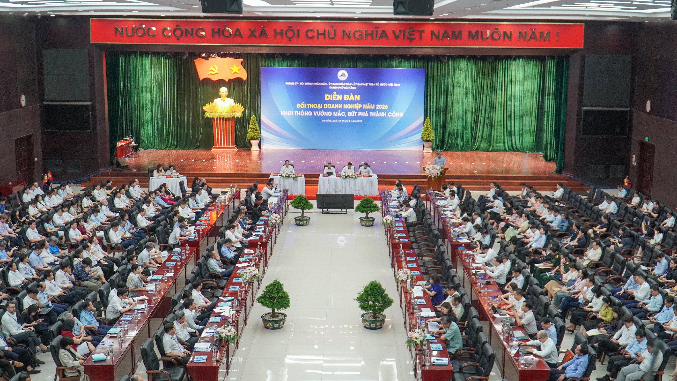 Lắng nghe, hành động thực chất, xử lý dứt điểm các khó khăn, vướng mắc của doanh nghiệp