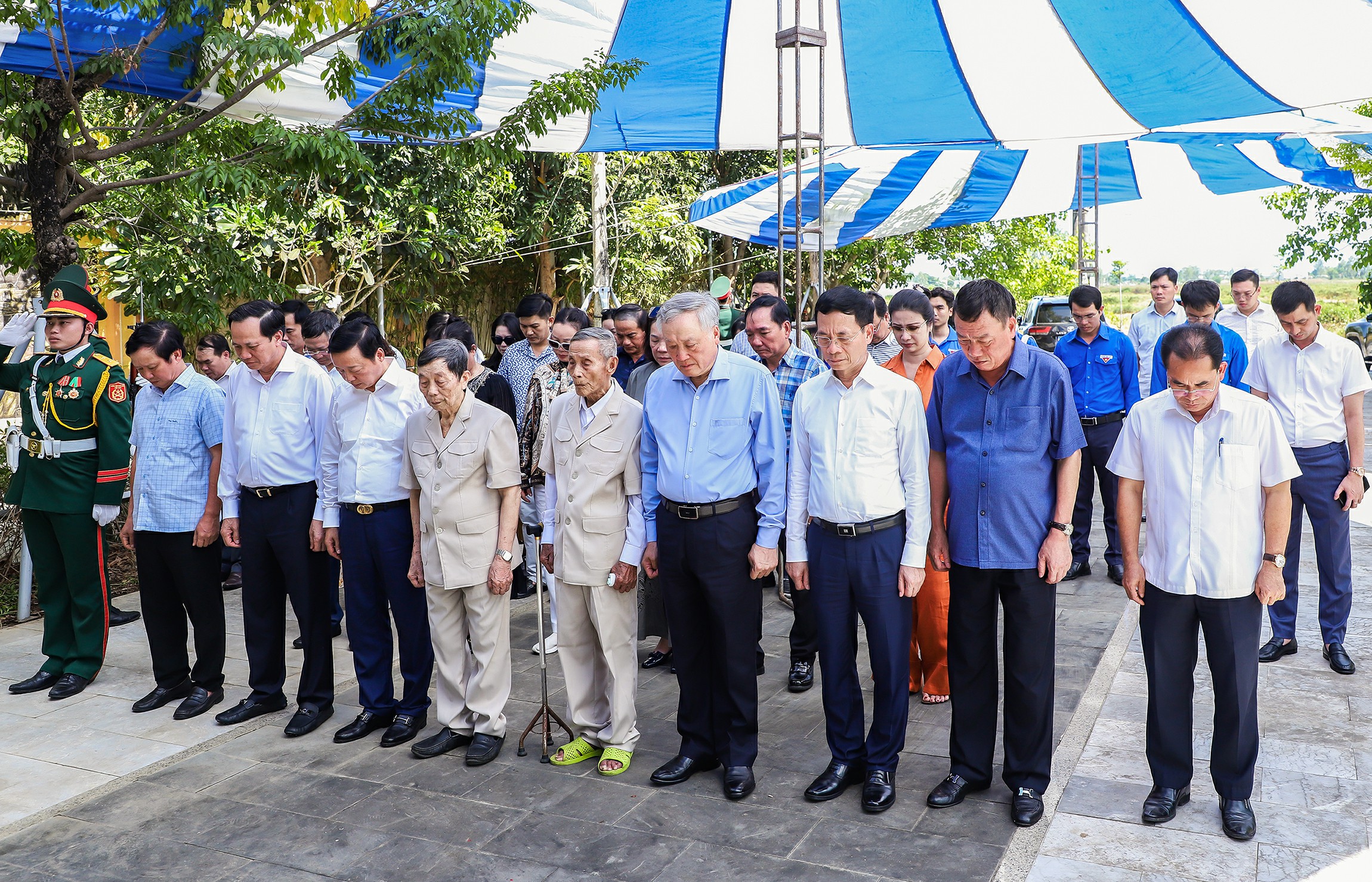 Hình nhỏ