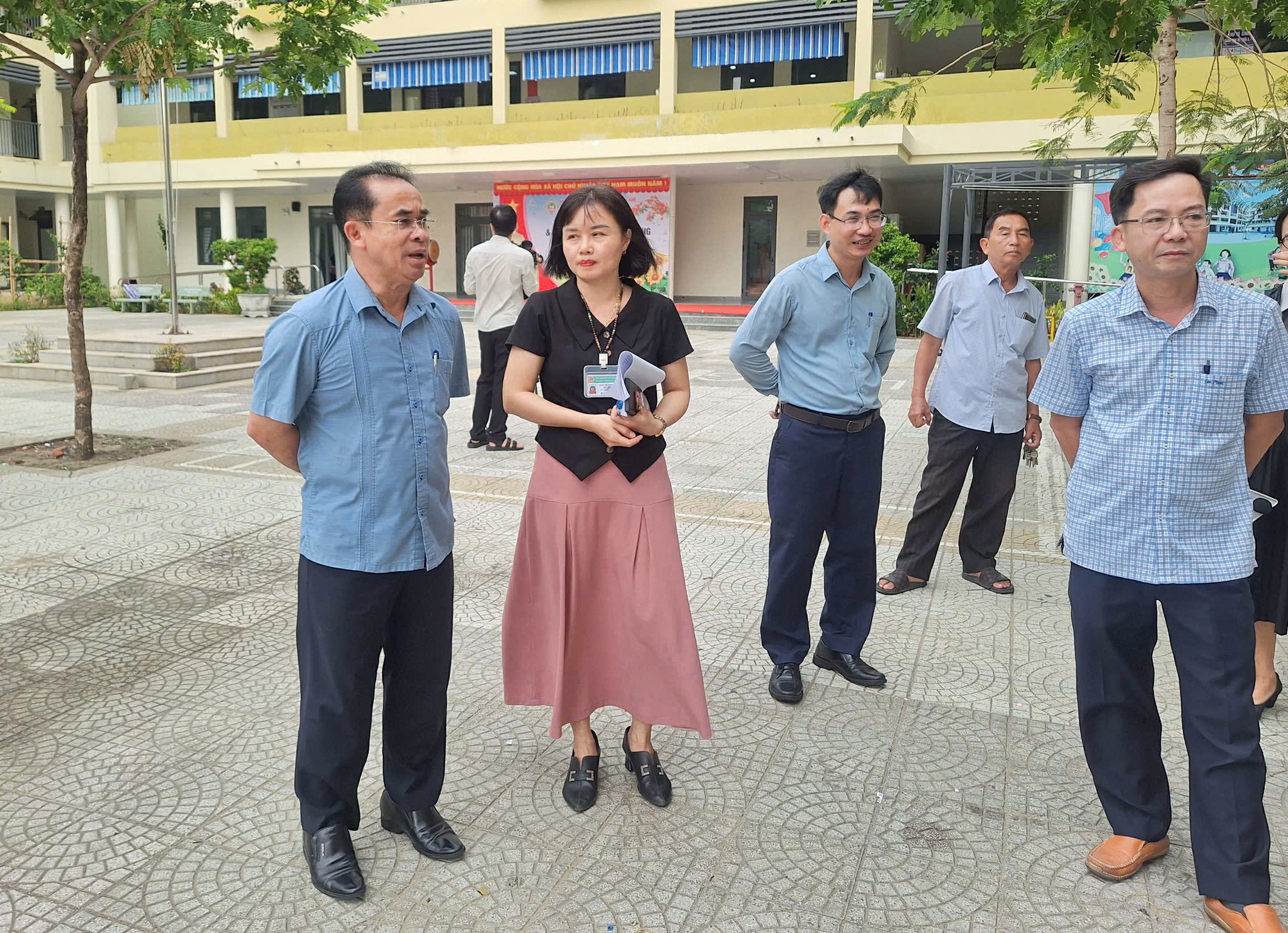 Hình nhỏ
