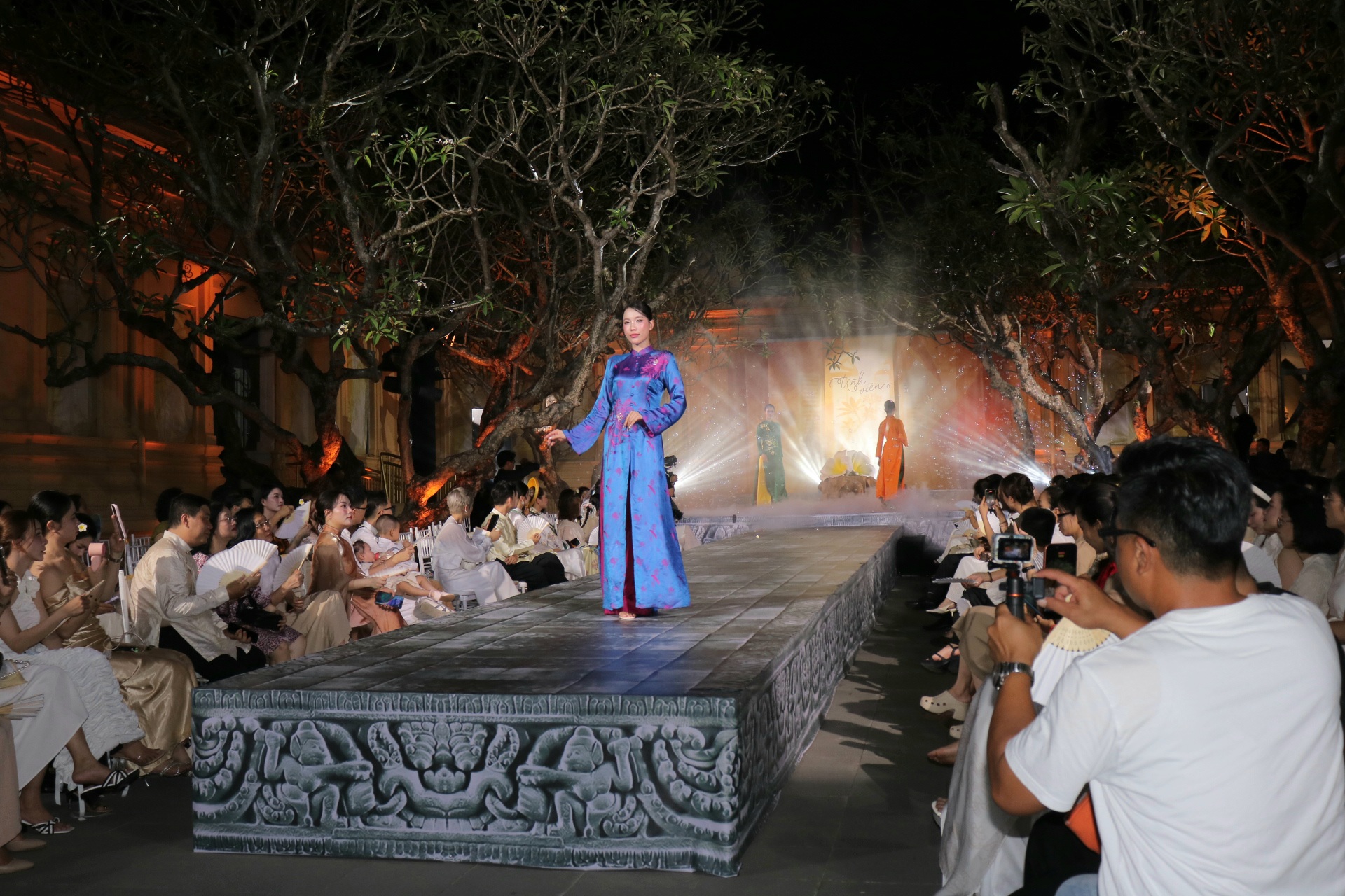 Hình nhỏ