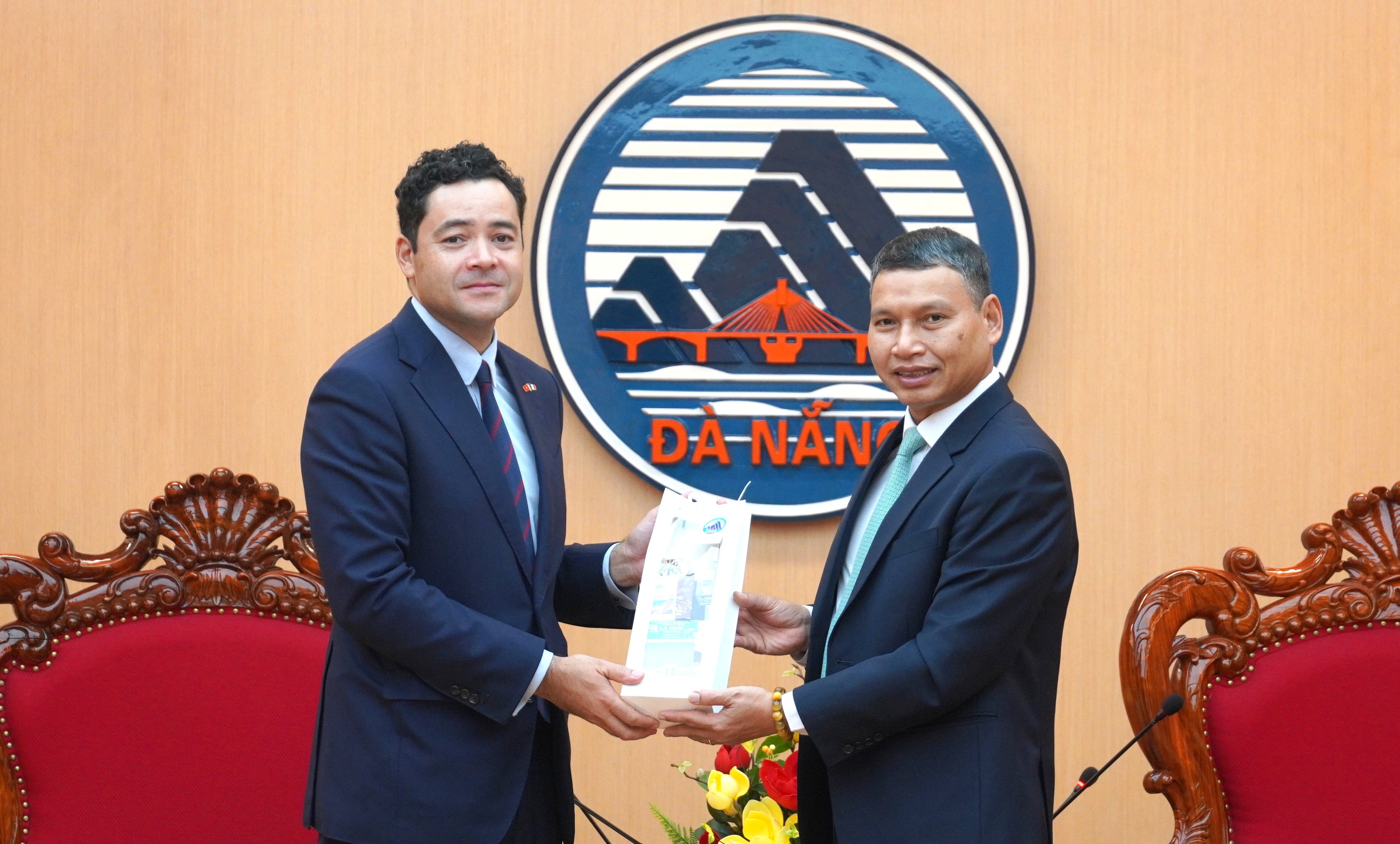 Thúc đẩy hợp tác với Pháp phát triển trung tâm tài chính quốc tế