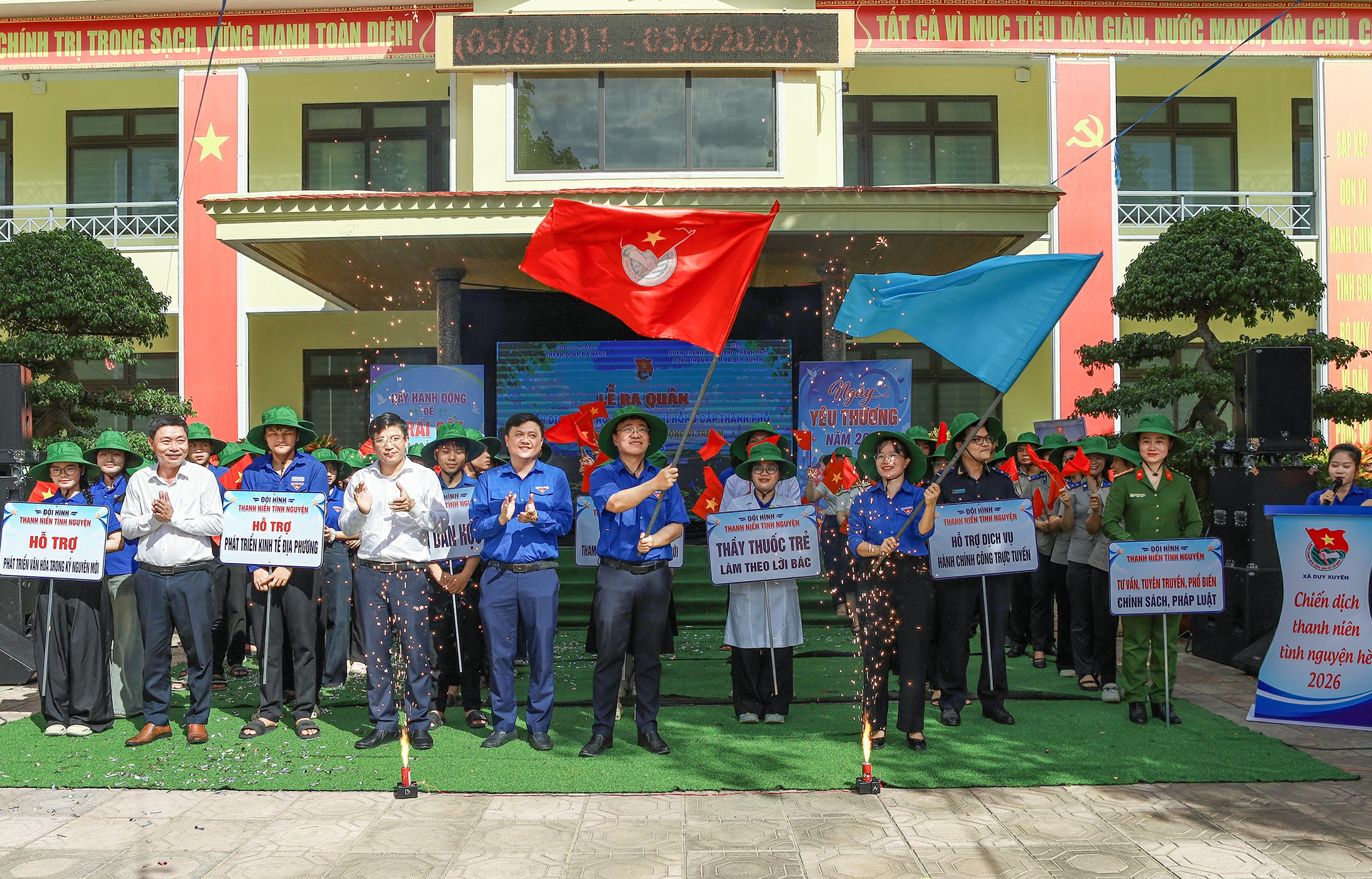 Tuổi trẻ UBND thành phố ra quân Chiến dịch tình nguyện “Kỳ nghỉ hồng” năm 2026