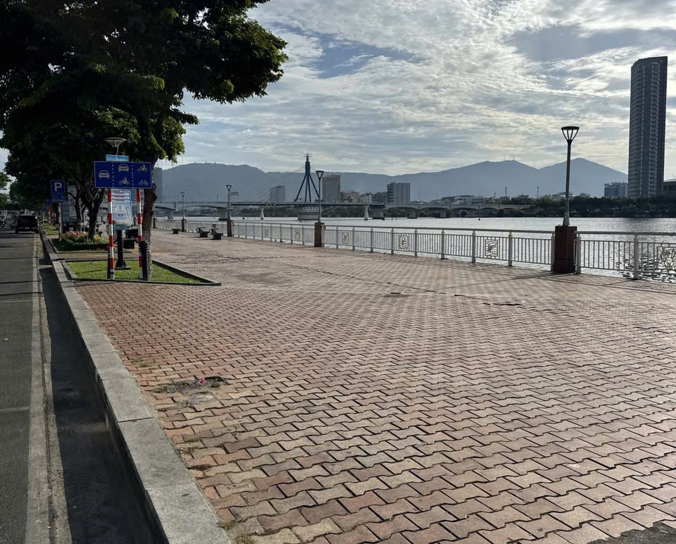 Thu gom 36 tấn rác sau đêm thi thứ hai DIFF 2026