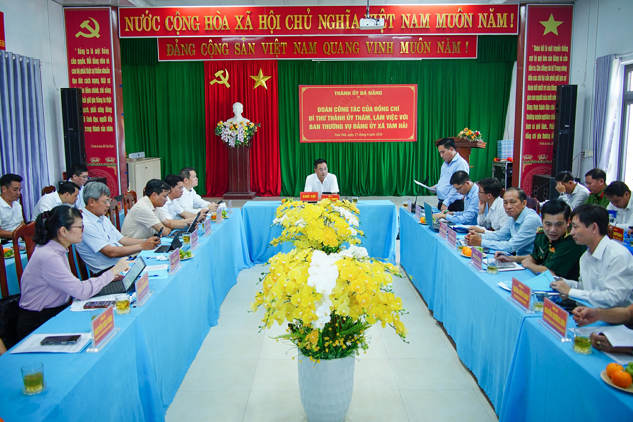 Bí thư Thành ủy Lê Ngọc Quang làm việc với Ban Thường vụ Đảng ủy xã Tam Hải