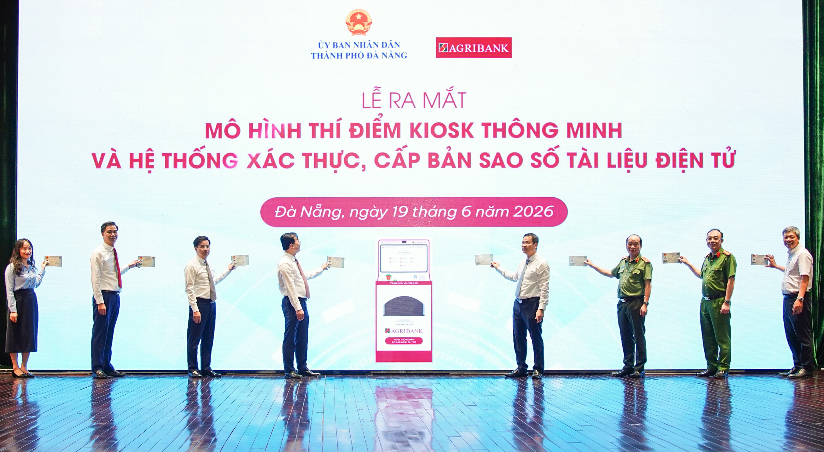 Ra mắt mô hình thí điểm Ki-ốt thông minh và hệ thống xác thực, cấp bản sao số tài liệu điện tử