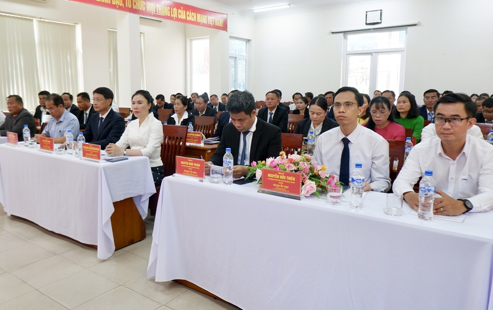 Khai giảng lớp Trung cấp lý luận chính trị dành cho cán bộ các tỉnh Nam Trung Lào