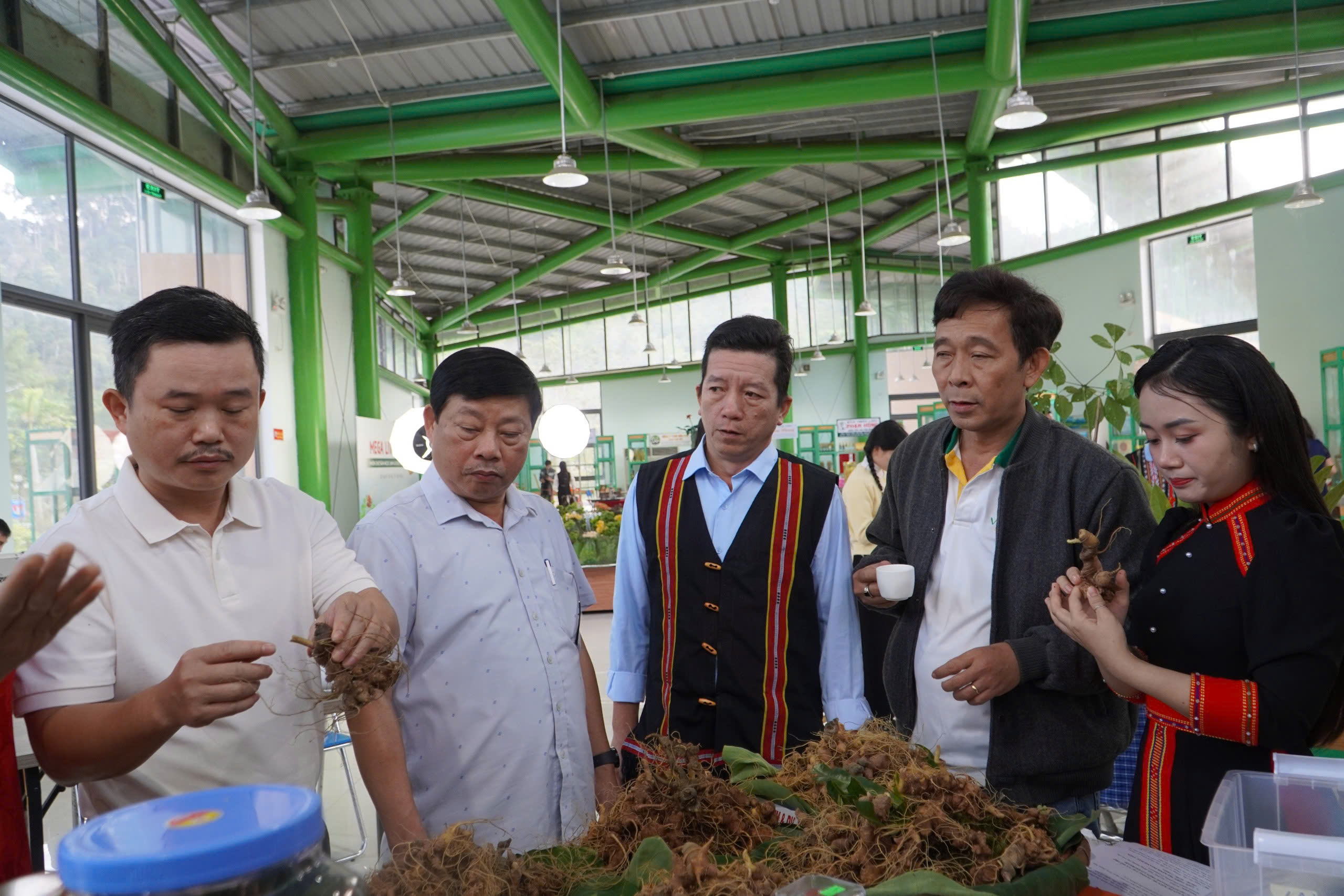 Từ học đến thực hành theo Bác