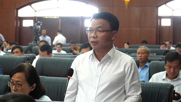 Đầu tư các bãi đỗ xe, nút giao khác mức để giảm ùn tắc