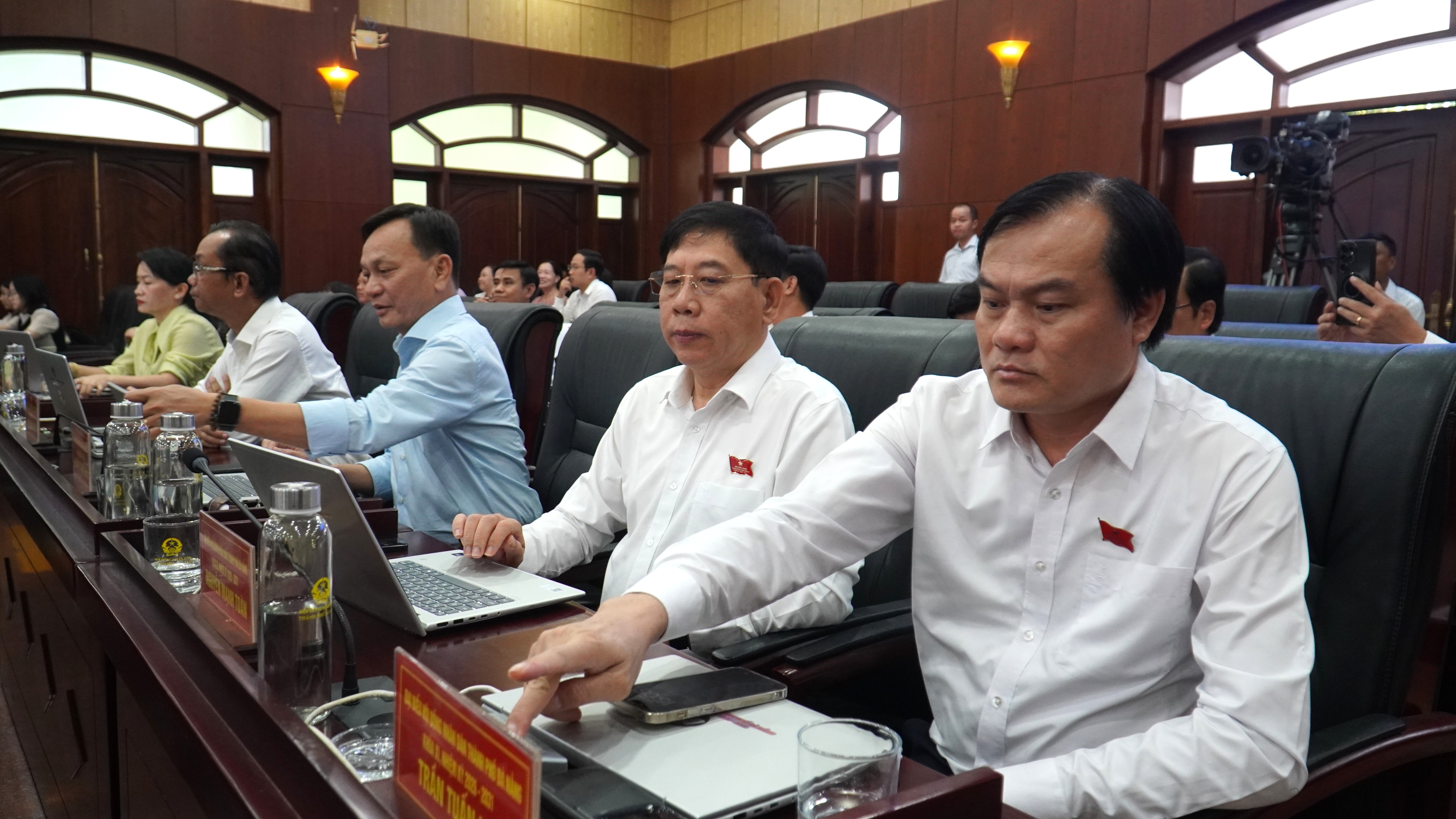 Thông qua chính sách hỗ trợ di dời 03 khu chung cư thuộc tài sản công