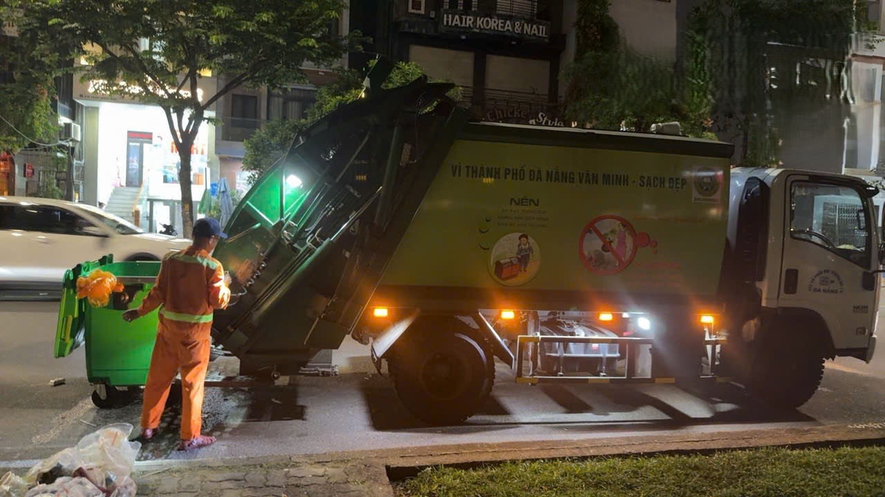 Kiên quyết xử lý nghiêm các hành vi xả thải, đổ rác thải không đúng quy định, gây ô nhiễm môi trường