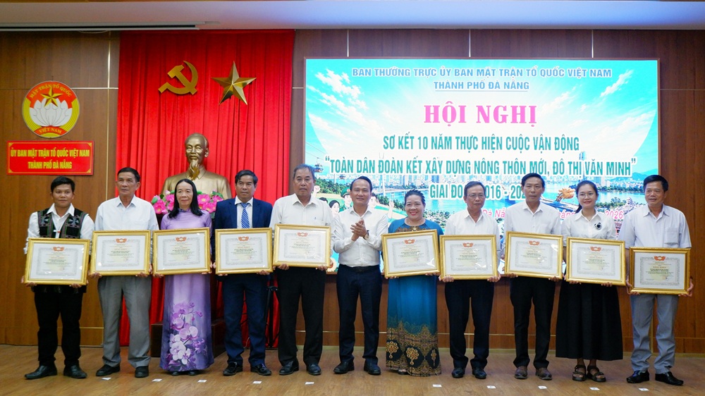 Sơ kết 10 năm thực hiện Cuộc vận động “Toàn dân đoàn kết xây dựng nông thôn mới, đô thị văn minh”