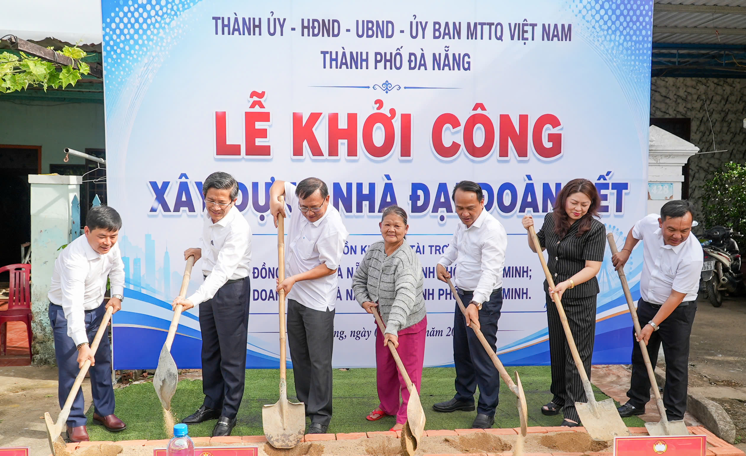 Khởi công xây nhà Đại đoàn kết tại xã Hiệp Đức