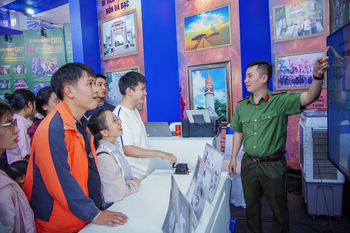 Vững tâm trước “cơn sóng thần” AI - Kỳ 2: "Mặt trận" không tiếng súng