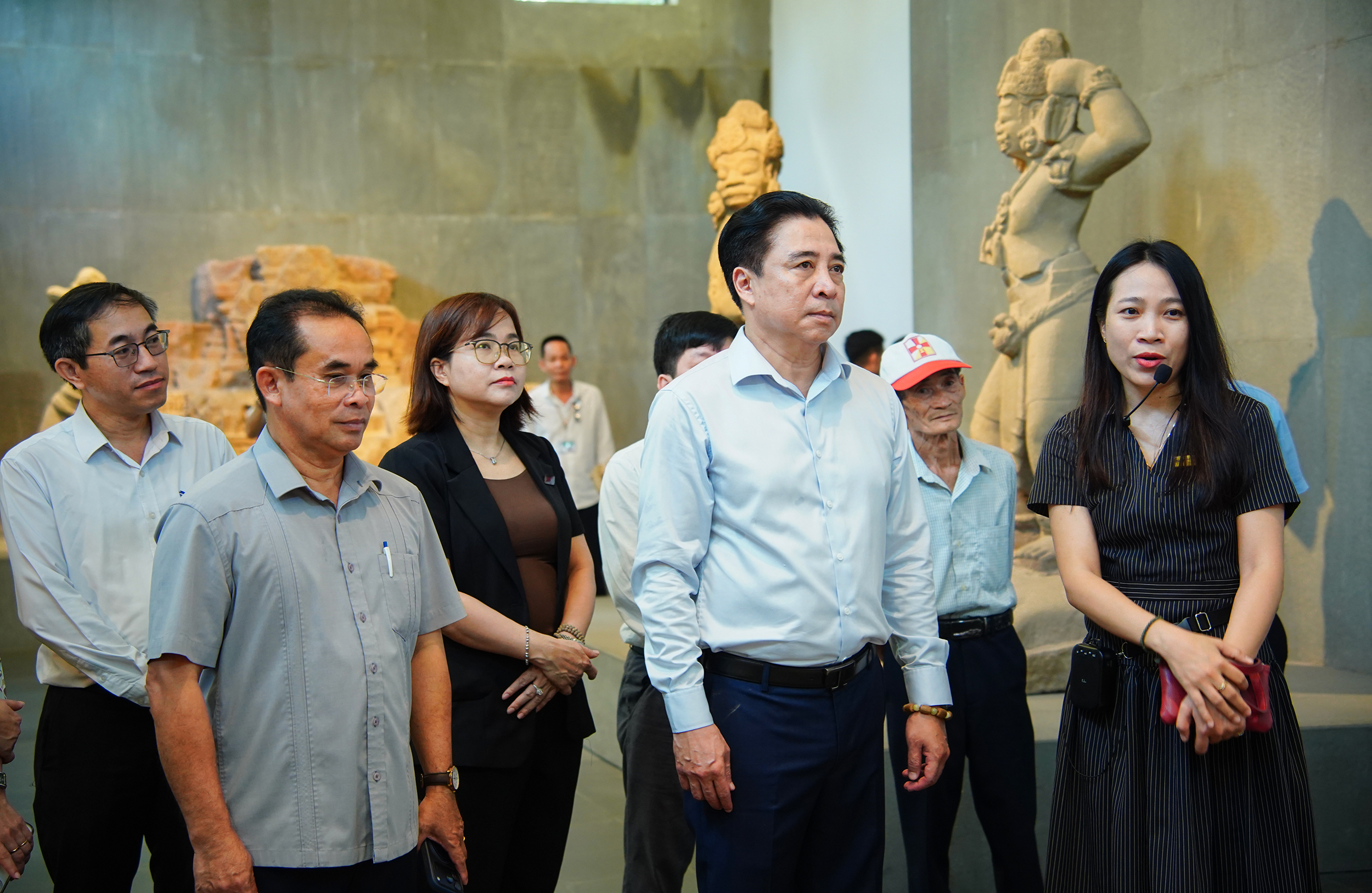Phó Bí thư Thường trực Thành ủy Nguyễn Khắc Toàn kiểm tra công tác bảo tồn, phát huy giá trị di tích lịch sử, văn hóa