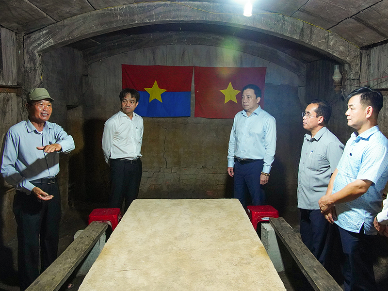 Phó Bí thư Thường trực Thành ủy Nguyễn Khắc Toàn khảo sát Địa đạo Kỳ Anh, dâng hương Khu lưu niệm đồng chí Võ Chí Công