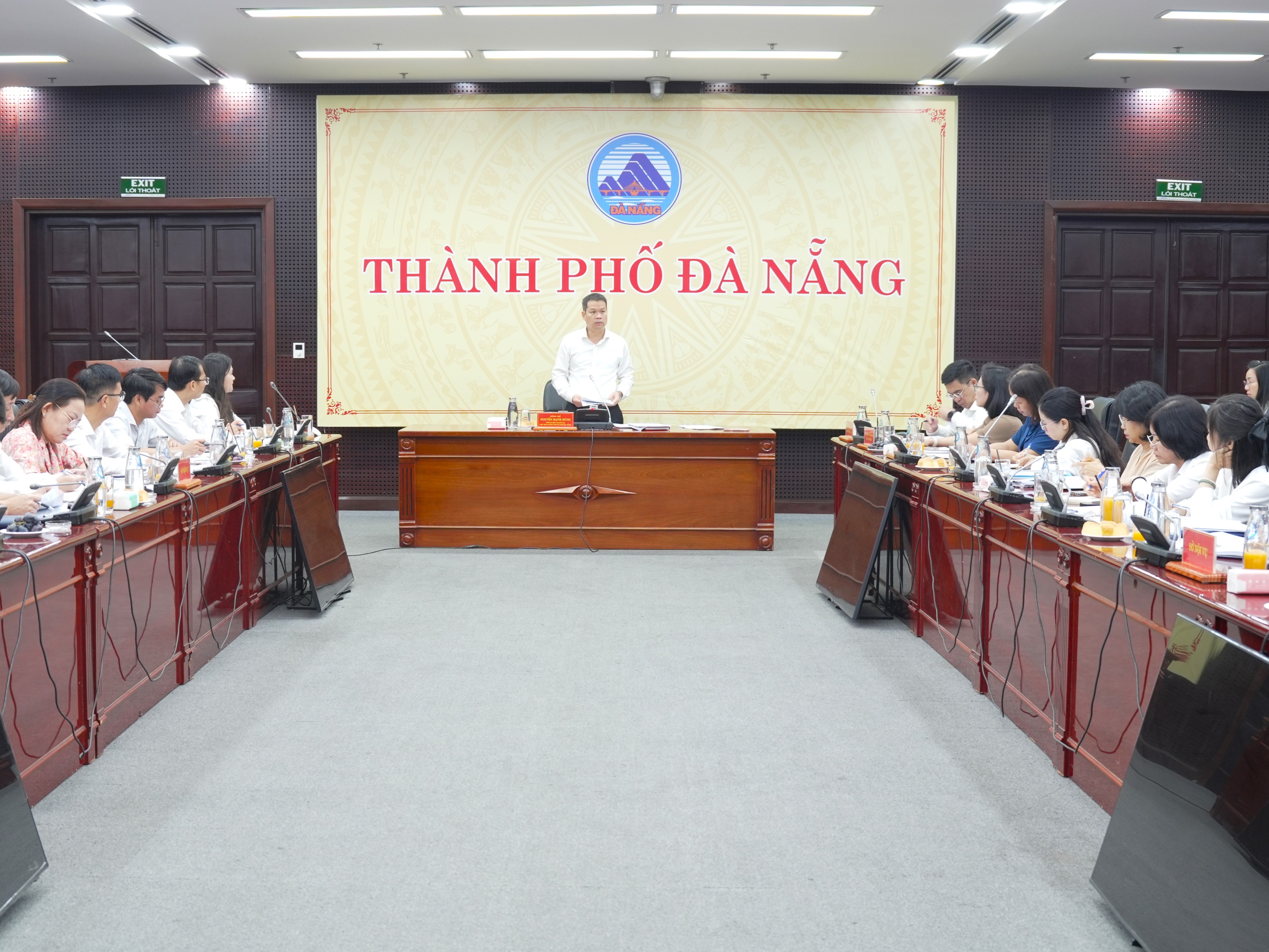 Chủ tịch UBND thành phố Nguyễn Mạnh Hùng làm việc với Sở Nội vụ