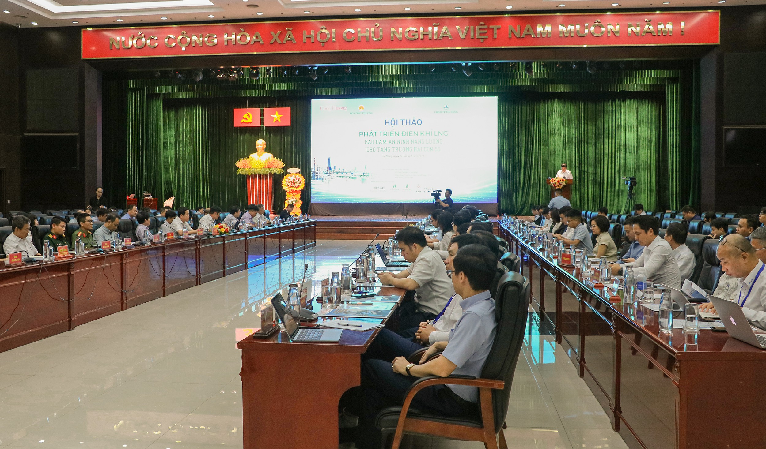 Phát triển điện khí LNG, bảo đảm an ninh năng lượng cho tăng trưởng hai con số