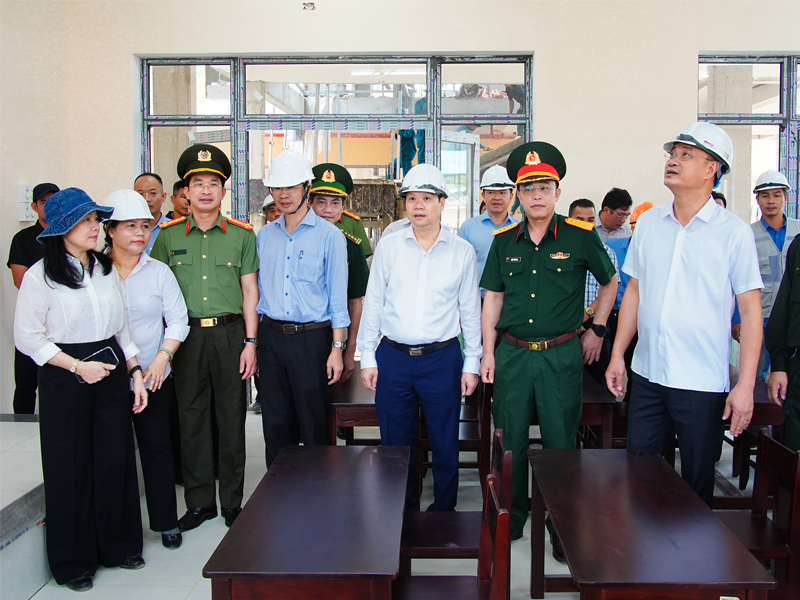 Tập trung hoàn thiện các hạng mục chính, bảo đảm Trường nội trú liên cấp Đắc Pring đón học sinh năm học mới