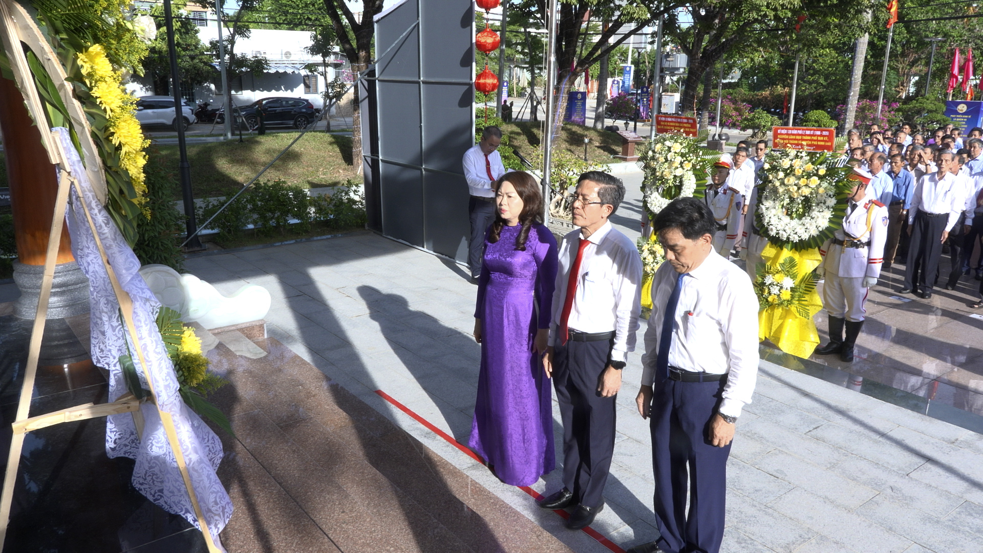 Phó Chủ tịch UBND thành phố Trần Nam Hưng dâng hương kỷ niệm 120 năm Phủ lỵ Tam Kỳ