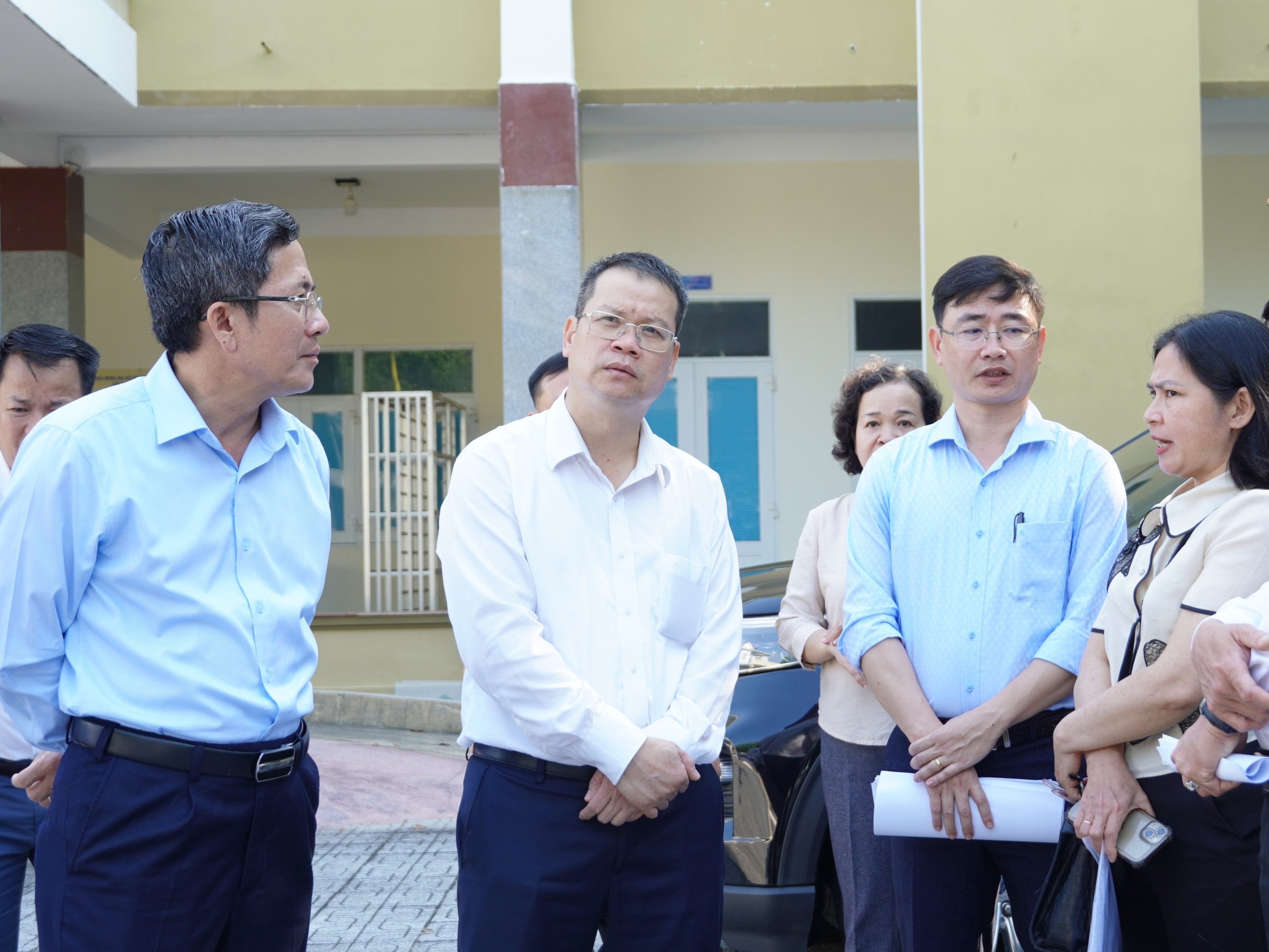 Hình nhỏ