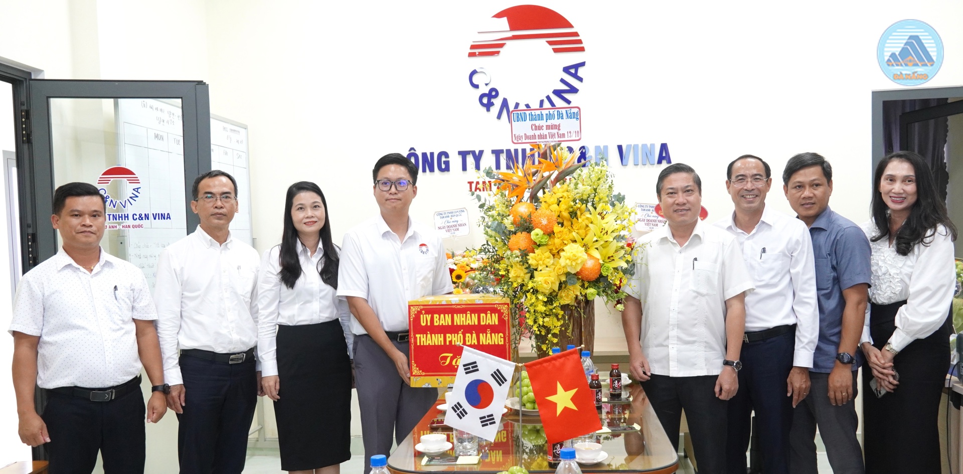 Phó Chủ tịch UBND thành phố Phan Thái Bình chúc mừng doanh nghiệp nhân Ngày Doanh nhân Việt Nam