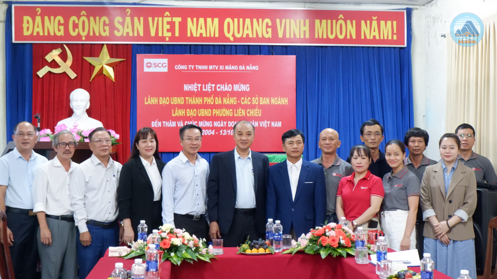 Phó Chủ tịch UBND thành phố Lê Quang Nam thăm, chúc mừng Công ty TNHH MTV Xi măng Đà Nẵng