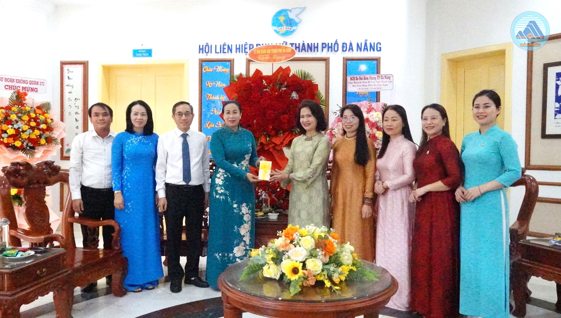 Phó Chủ tịch UBND thành phố Nguyễn Thị Anh Thi thăm, chúc mừng Hội Liên hiệp Phụ nữ thành phố