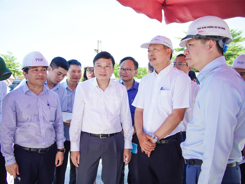 Thứ trưởng Bộ Xây dựng yêu cầu đồng bộ hạ tầng, tránh đầu tư chồng chéo tại nút giao Túy Loan